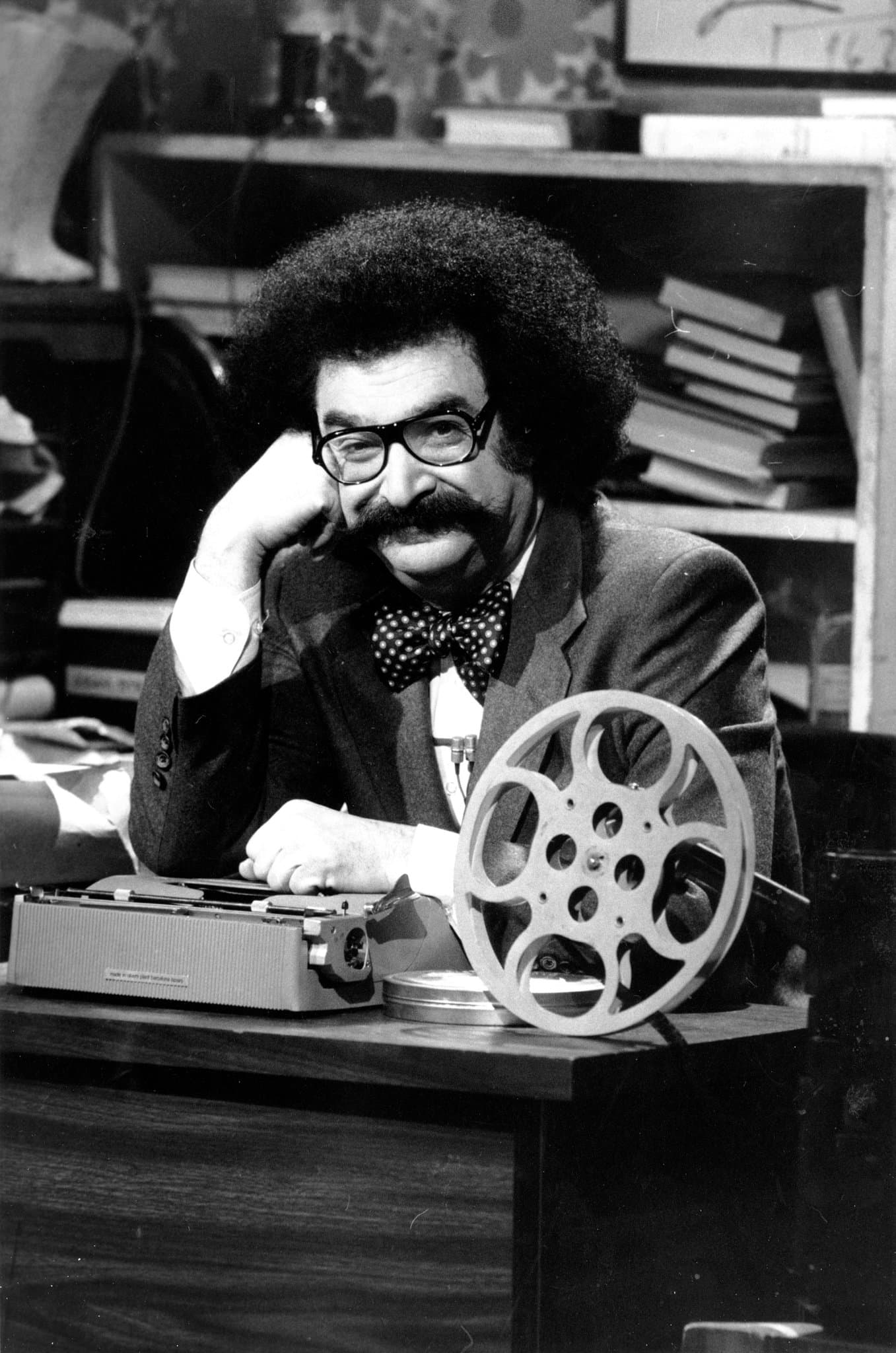 Gene Shalit, Film Critic Bristling With Hair and Puns, Dies at 100