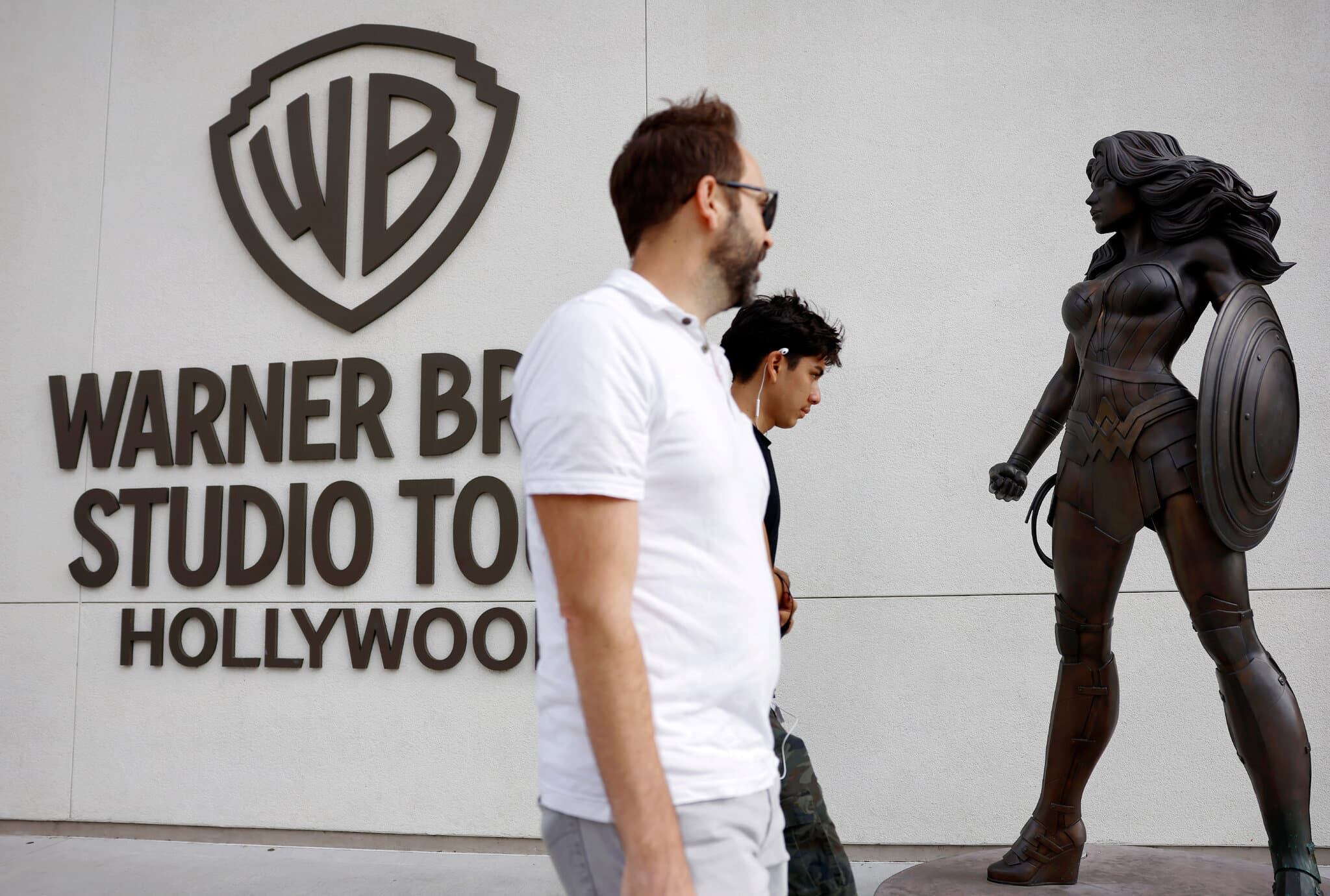 Hollywood’s Latest Cliffhanger: The Fate of Warner Bros. Discovery