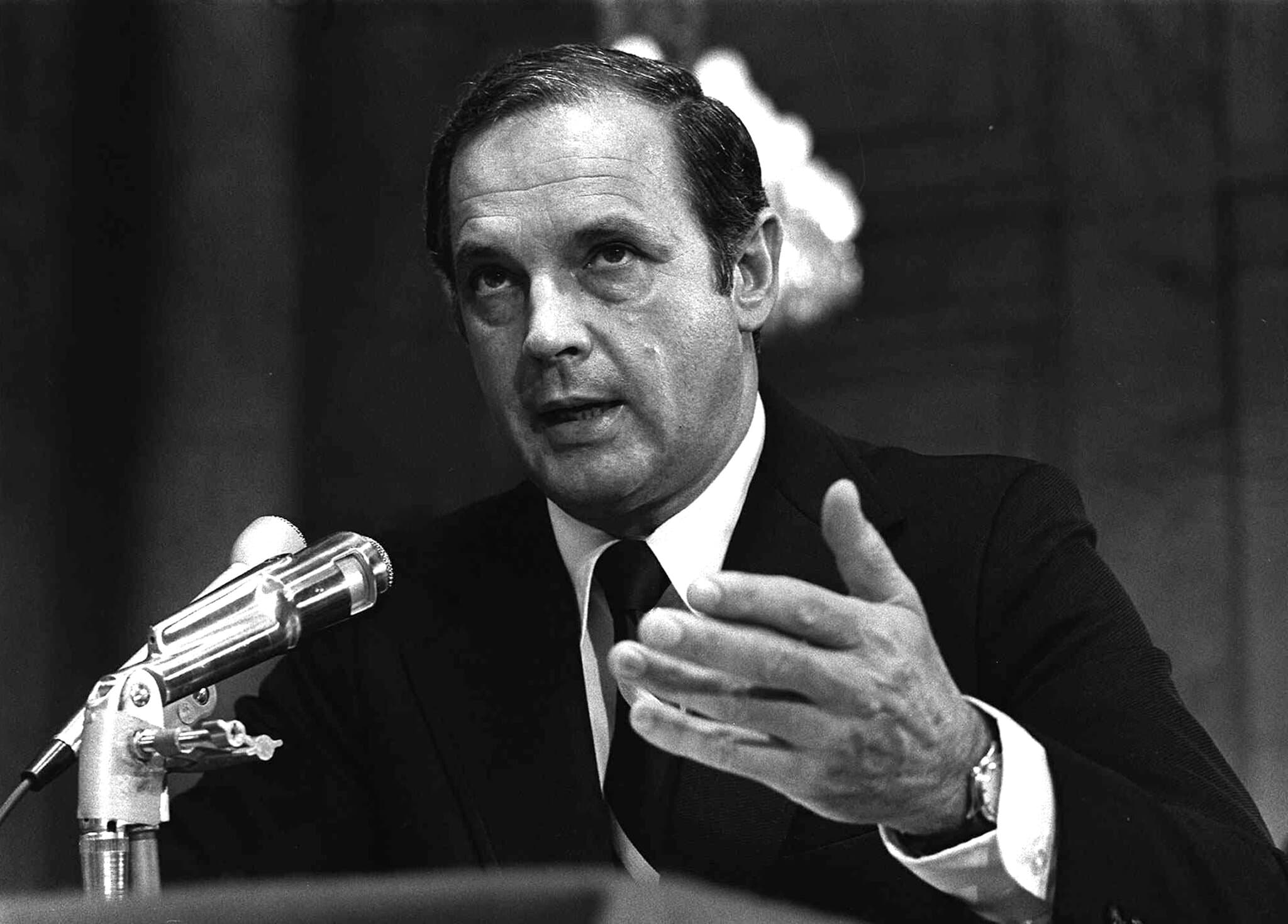 Alexander Butterfield, Who Revealed Nixon Tapes in Watergate Scandal, Dies at 99
