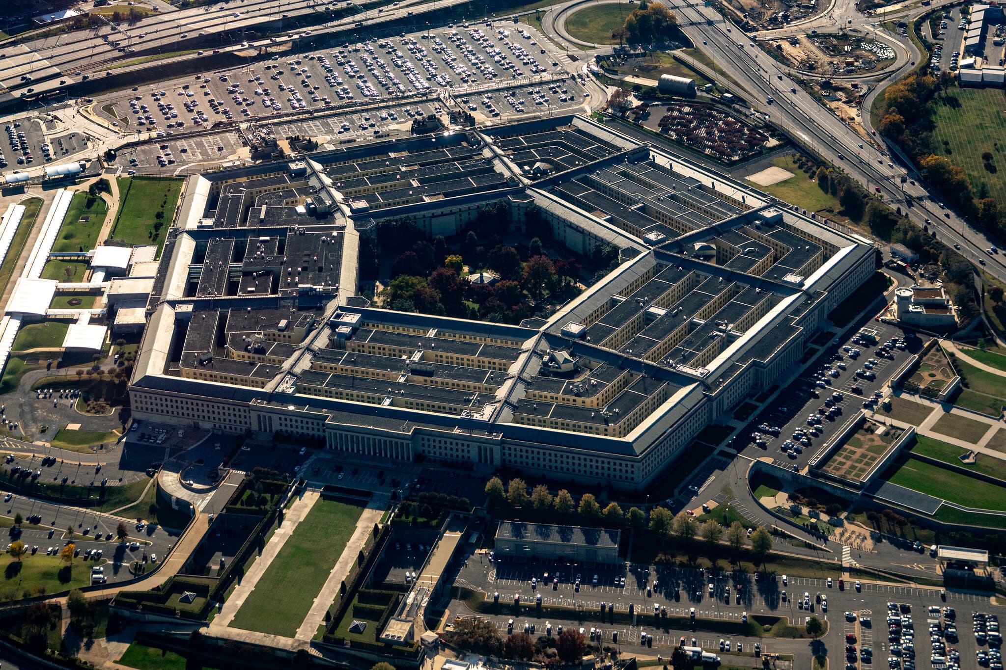 Wall Street Bankers Offered Lucrative Access to Join the Pentagon