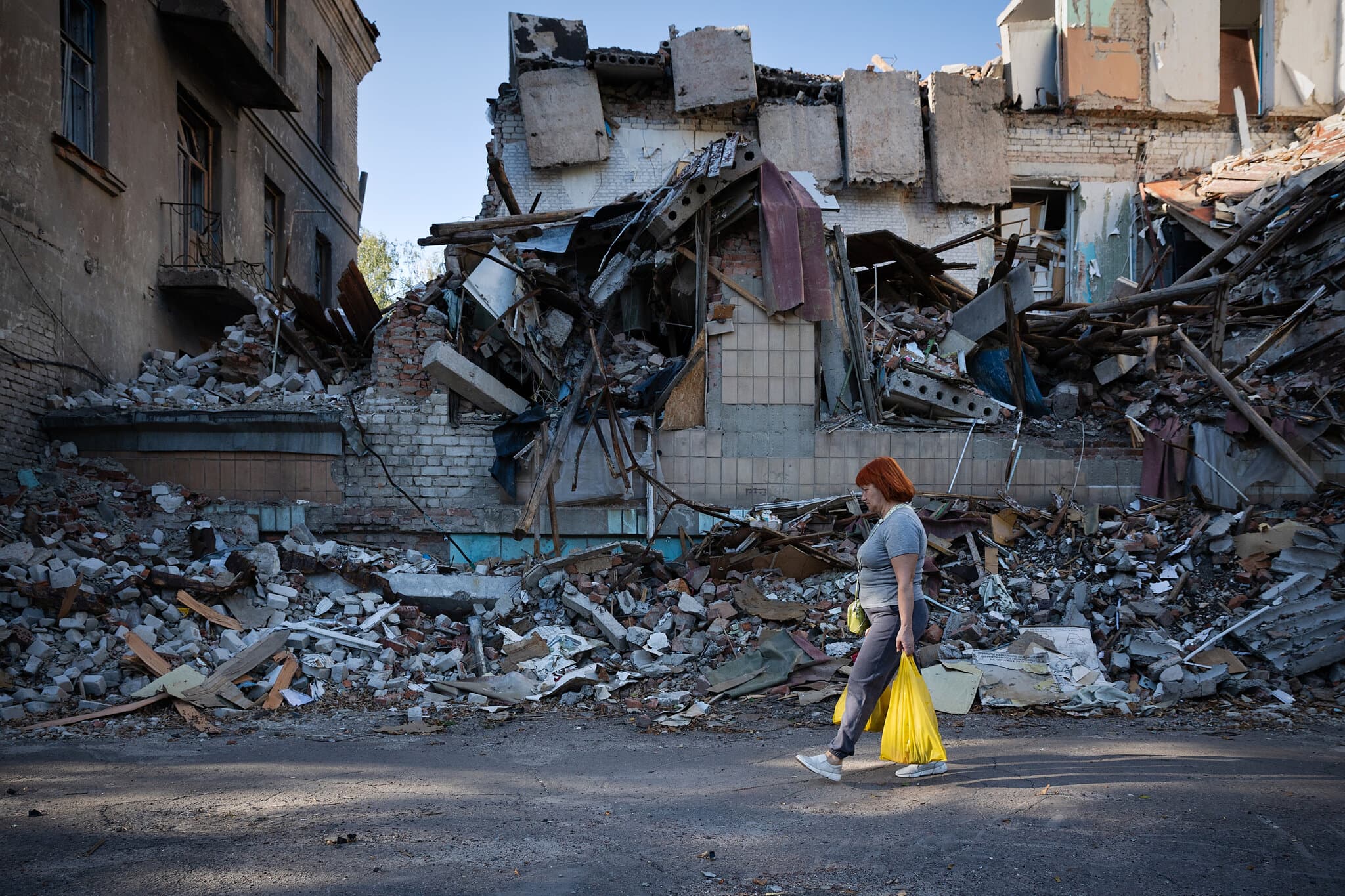 Zelensky Opens Way to Demilitarized Zone in Eastern Ukraine to Reach Peace