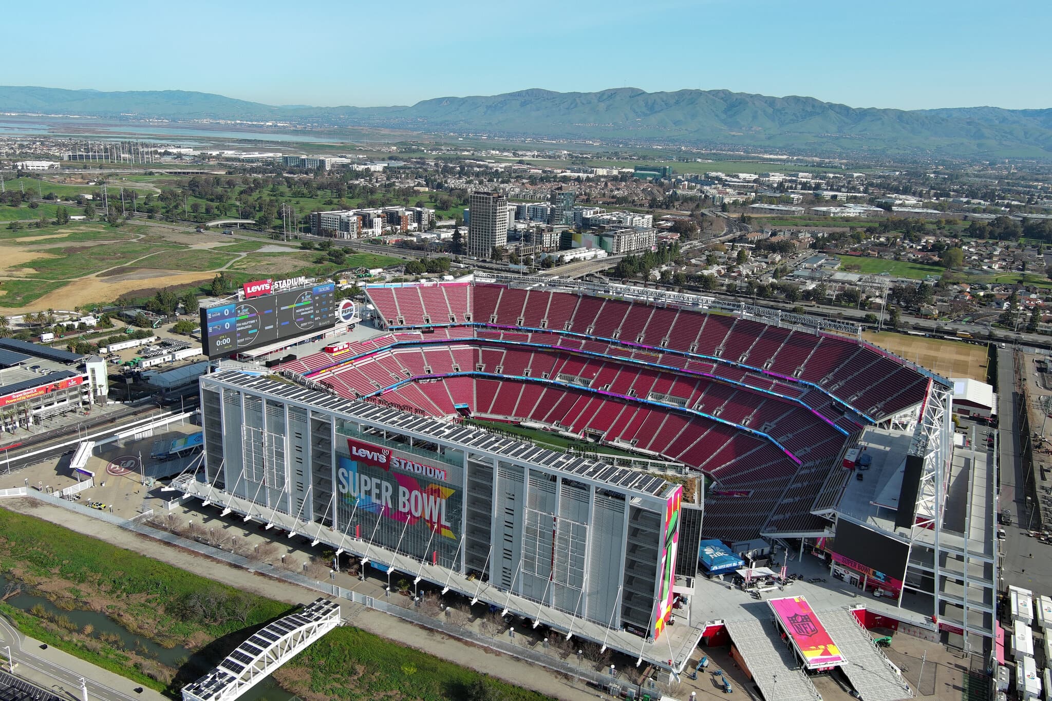 A Super Bowl in Silicon Valley Filled With Valley Billionaires