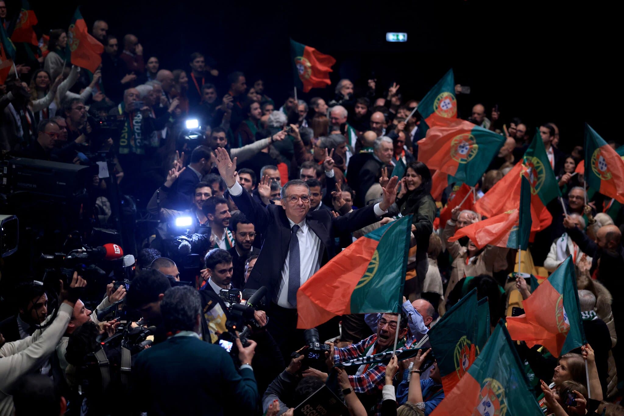 Portugal Elects a President, With Leftist Beating a Surging Far Right