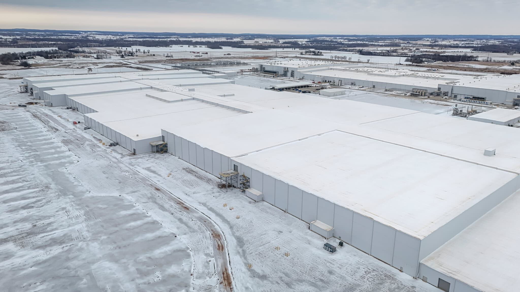 Stuck With an Empty Factory, Ford Seeks a New Market