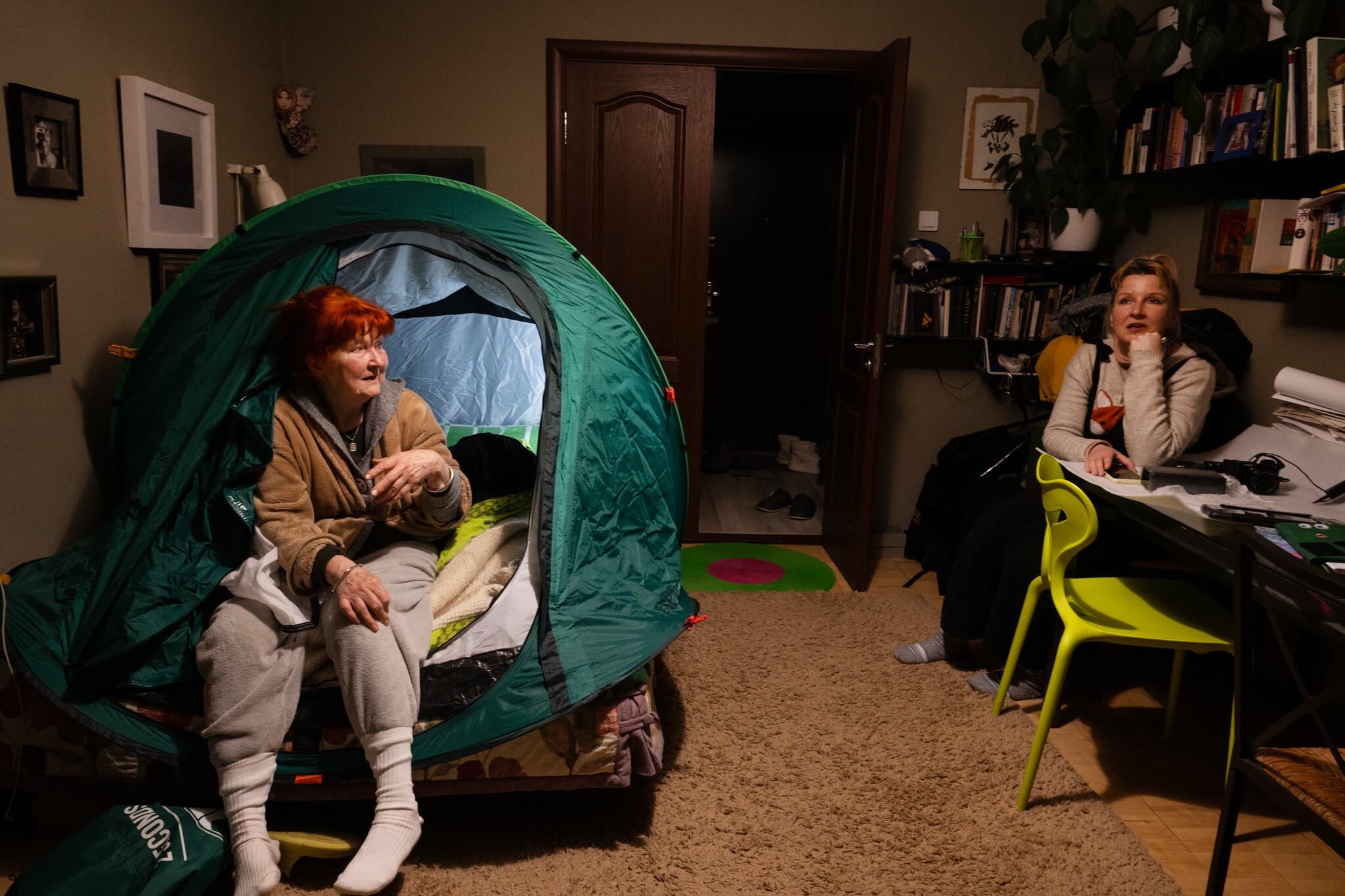Russia Knocked Out the Heat. So She Slept in a Tent on Her Bed.