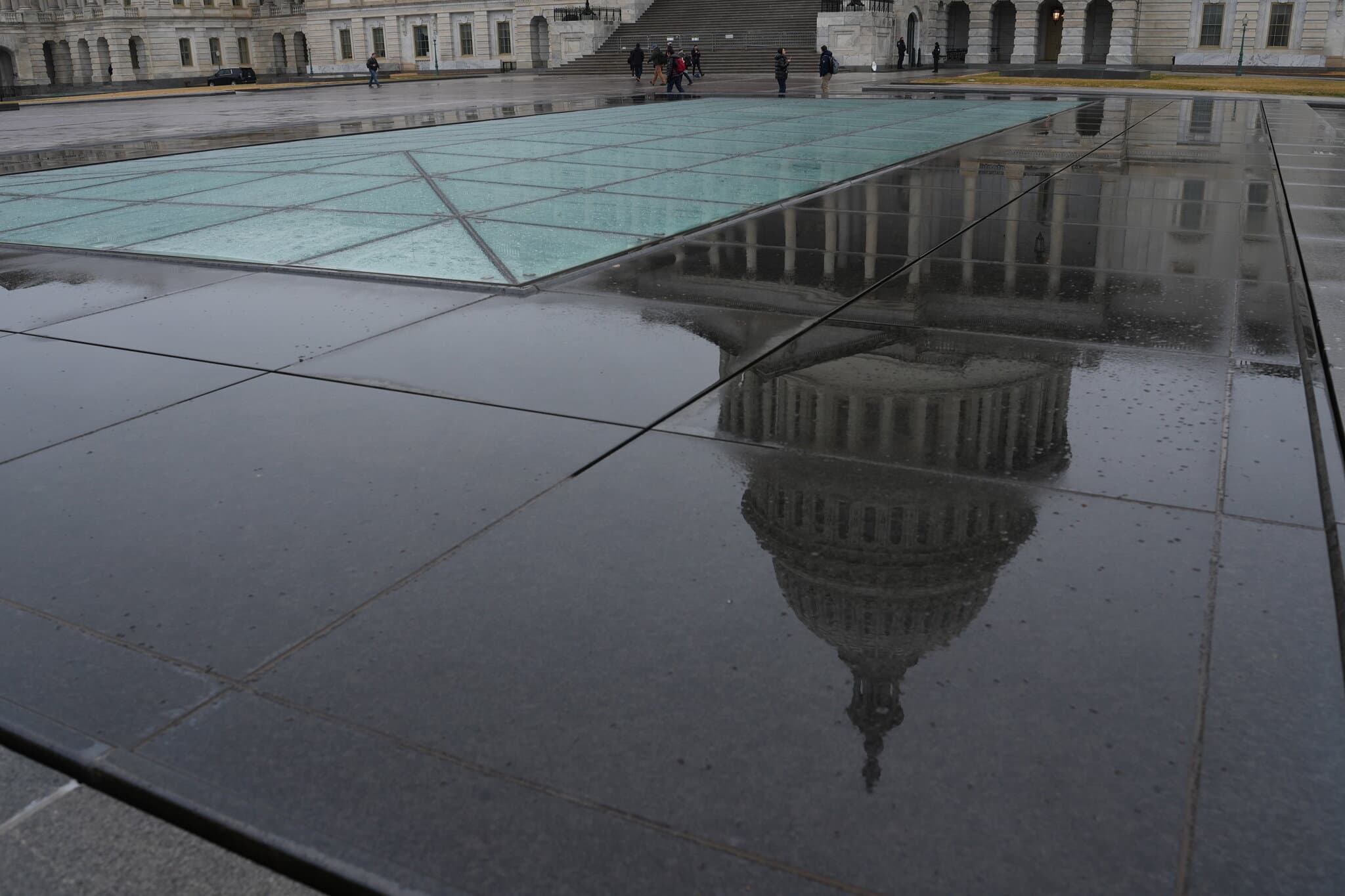 Trump to Address a Complacent Congress Badly Split Over His Agenda