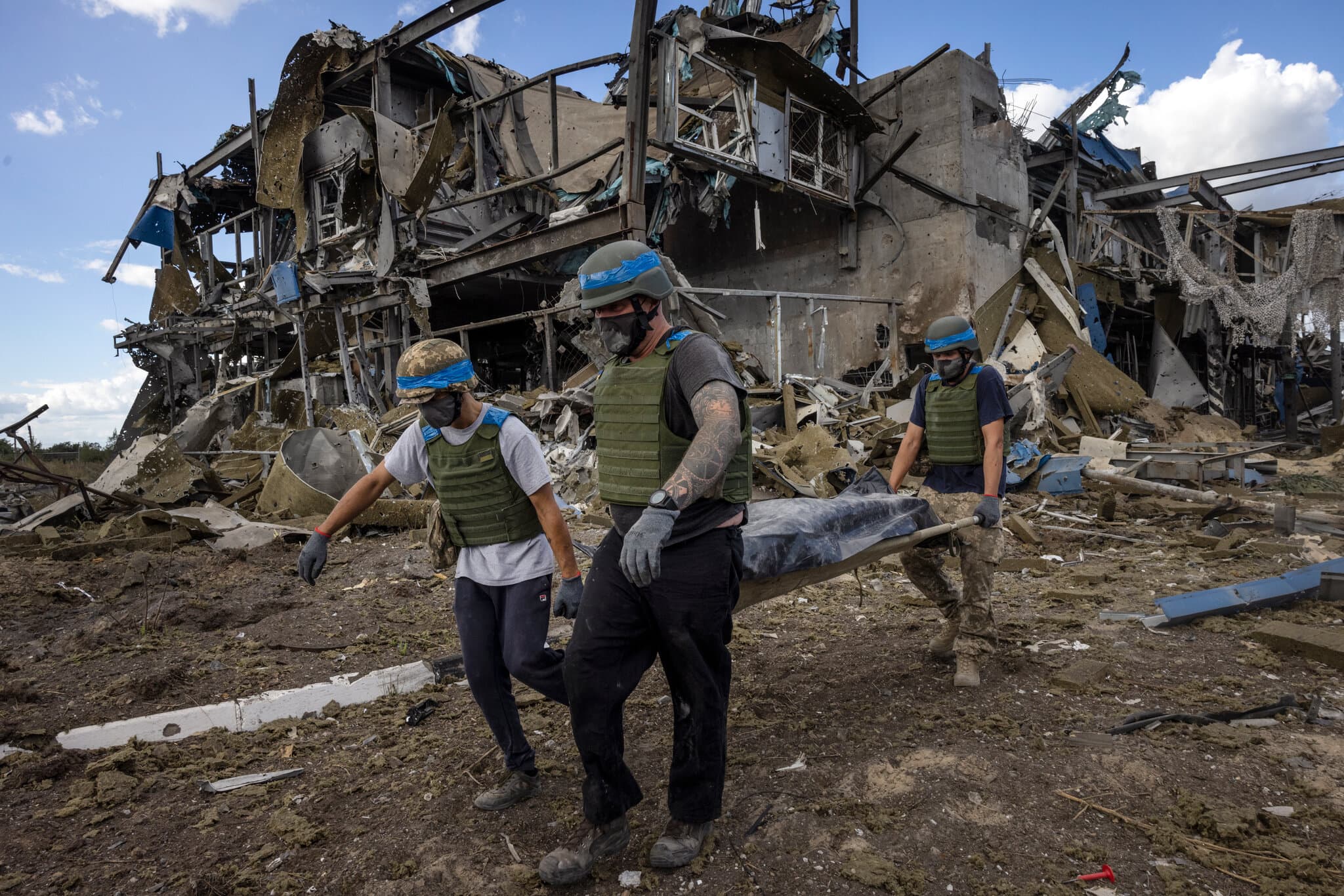 Ukraine Battlefield Dead Could Reach 500,000 in Fifth Year, Estimates Suggest