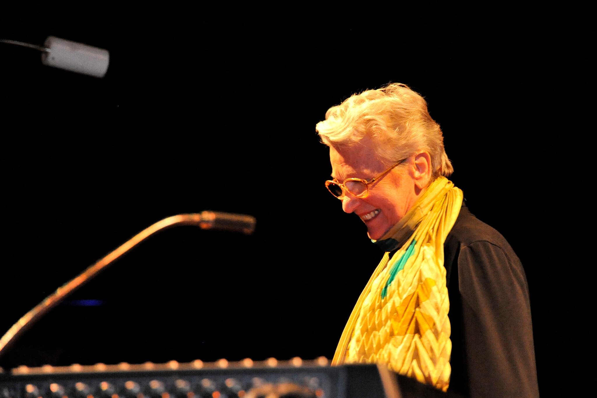 Éliane Radigue, Composer of Time, Silence and Space, Dies at 94