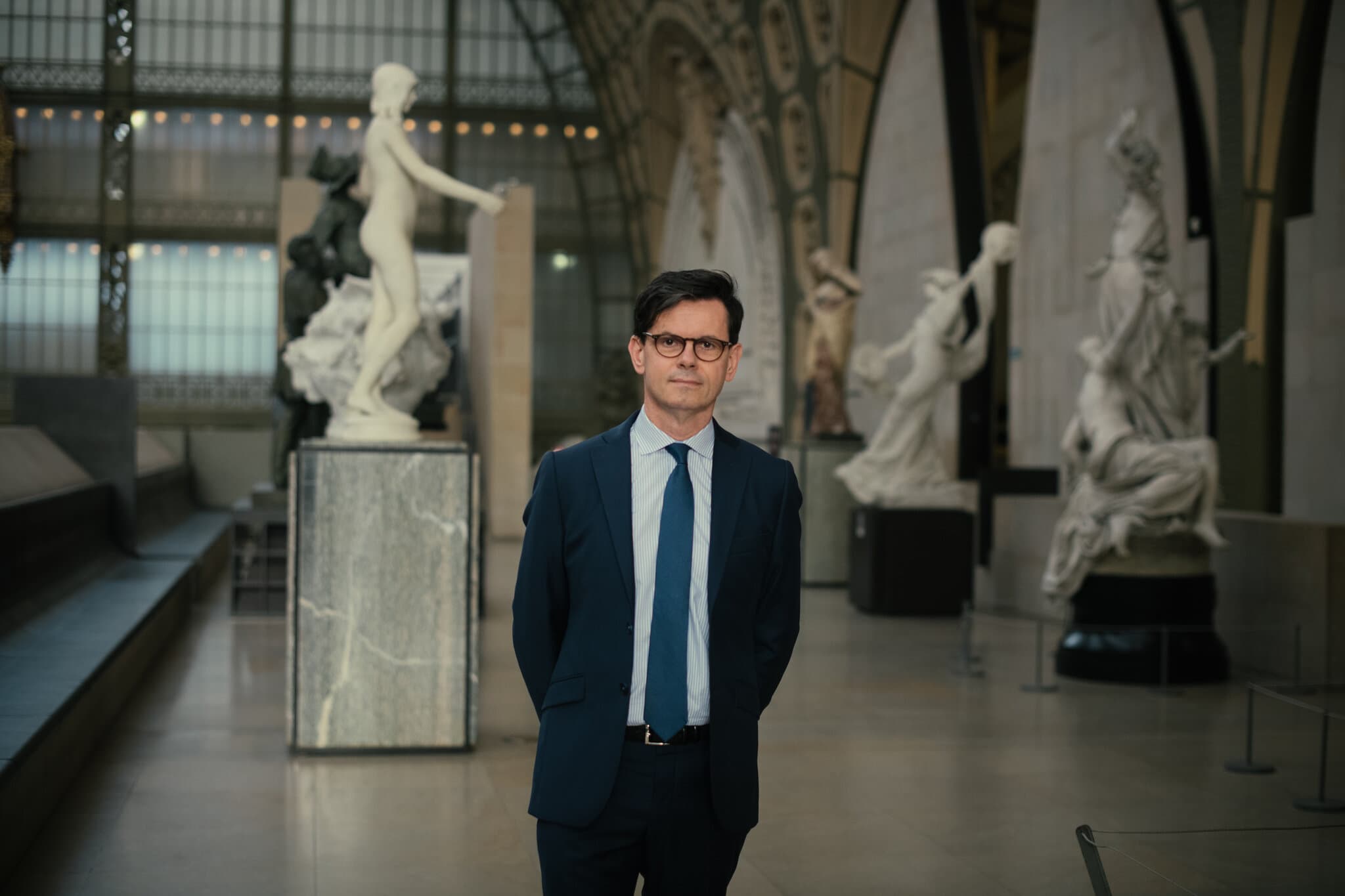 A Seasoned French Museum Chief Takes Over a Louvre in Crisis