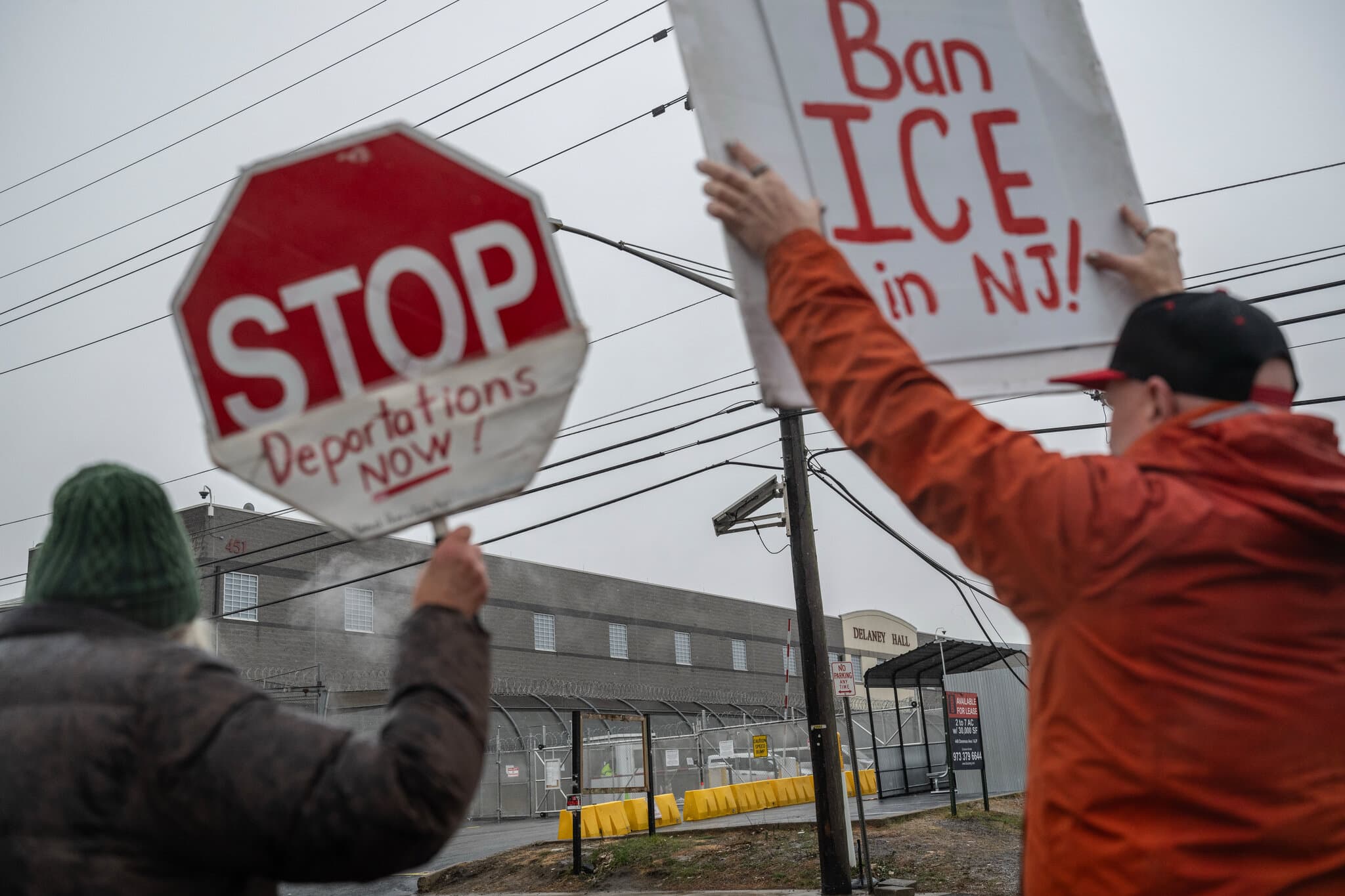 ICE Car Chase Leads to Crash Involving Children, Newark Mayor Says