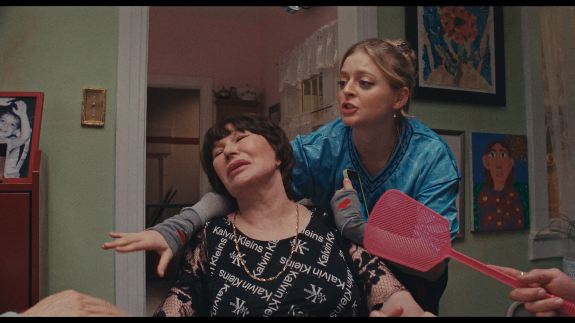 ‘Idiotka’ Review: She’s a Haute Mess