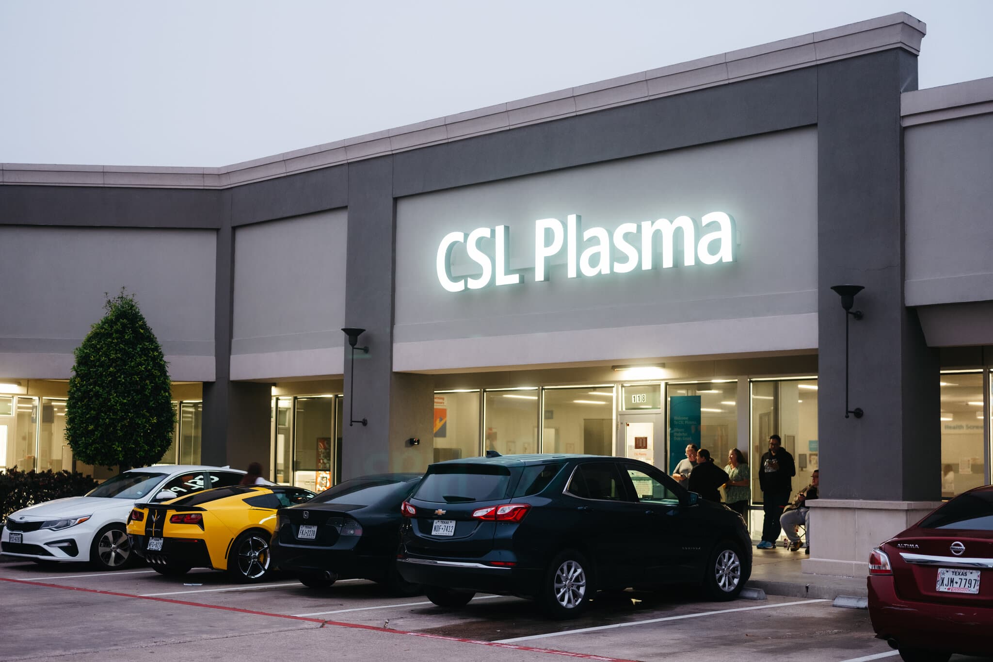 The Middle-Class Suburbanites Who Sell Their Blood Plasma to Get By