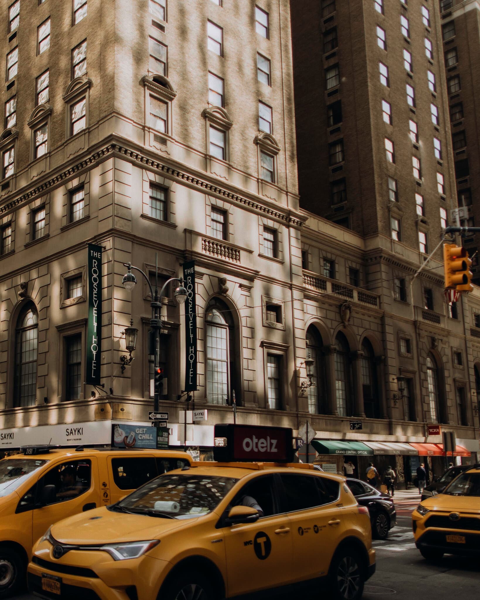 After Wooing Trump With Deals, Pakistan Gets a Seat at the Table