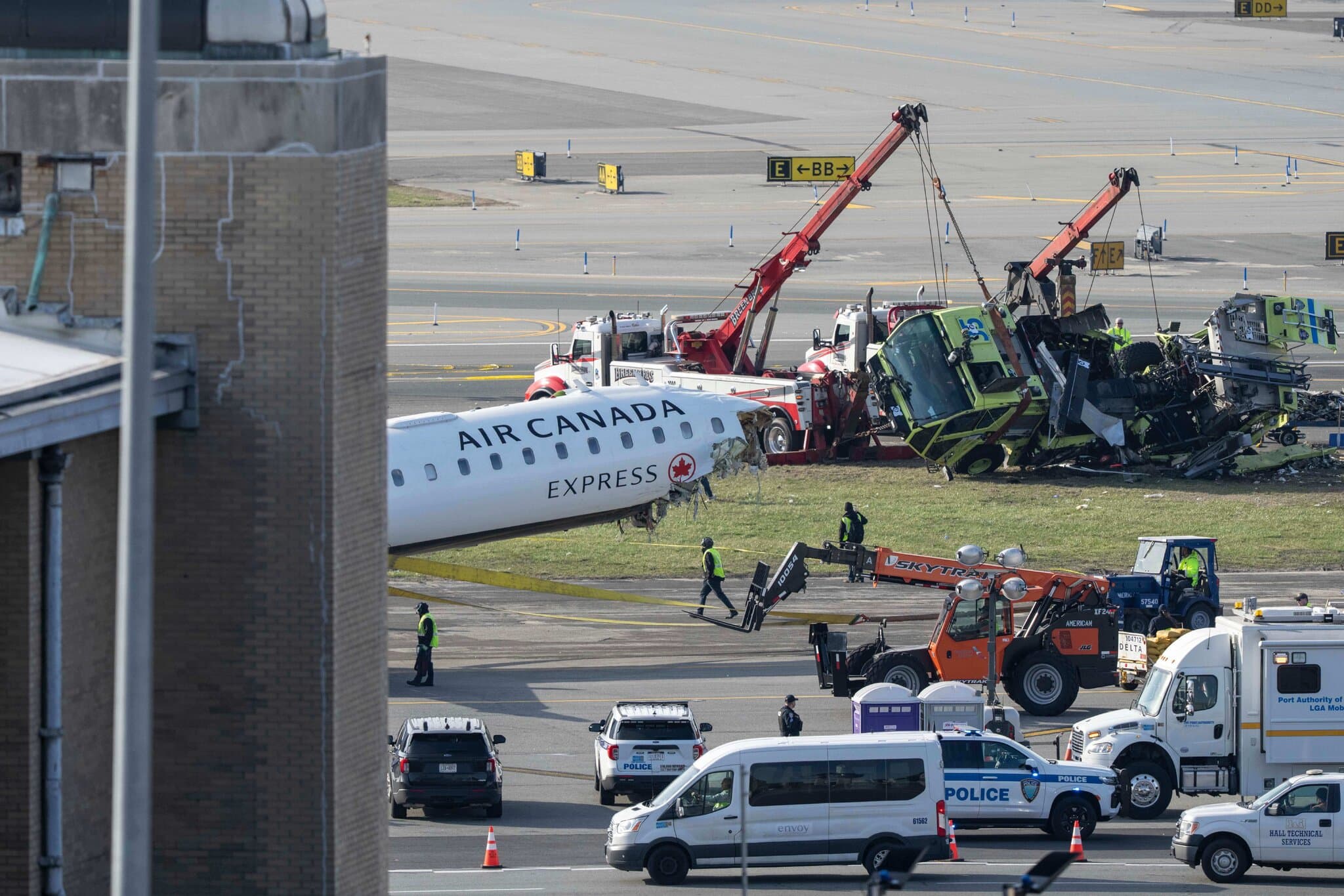 Damaged Runway at LaGuardia Reopens After Plane Wreckage Is Removed