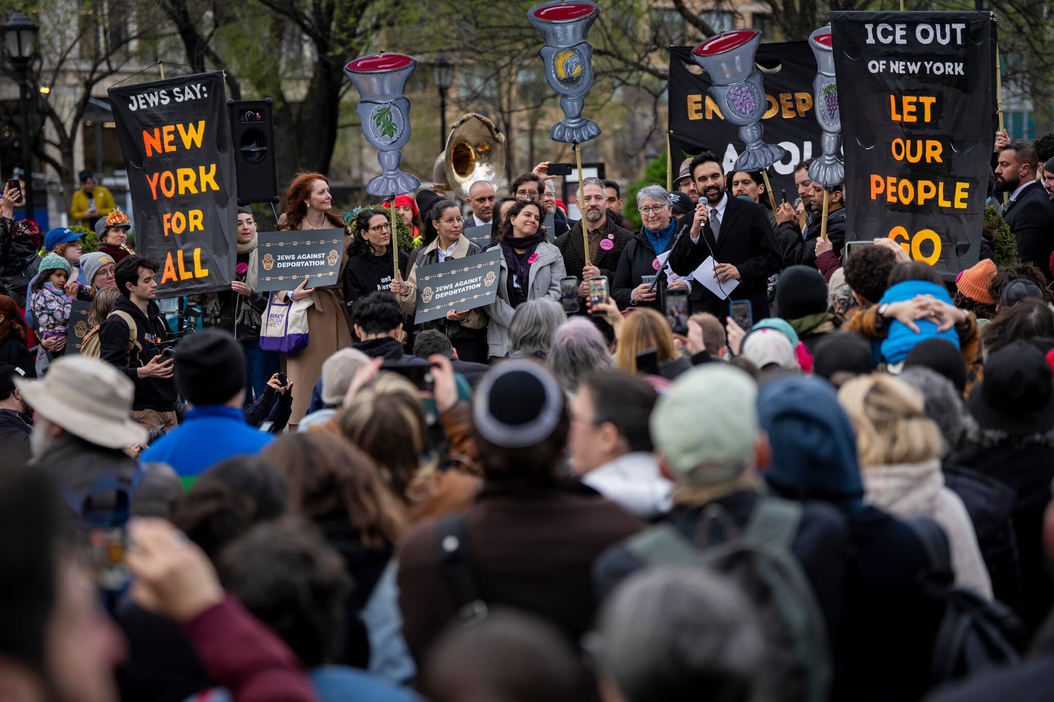 Mamdani Celebrates Passover at Progressive ‘Seder in the Street’