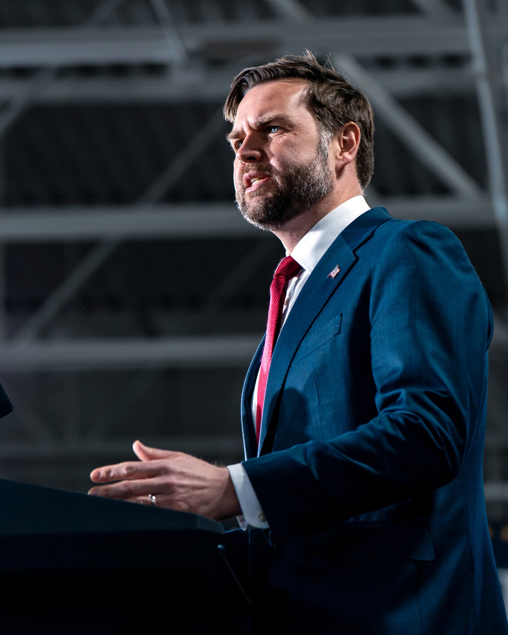 Ahead of 2028, Vance Collects Cash, Chits and Contacts