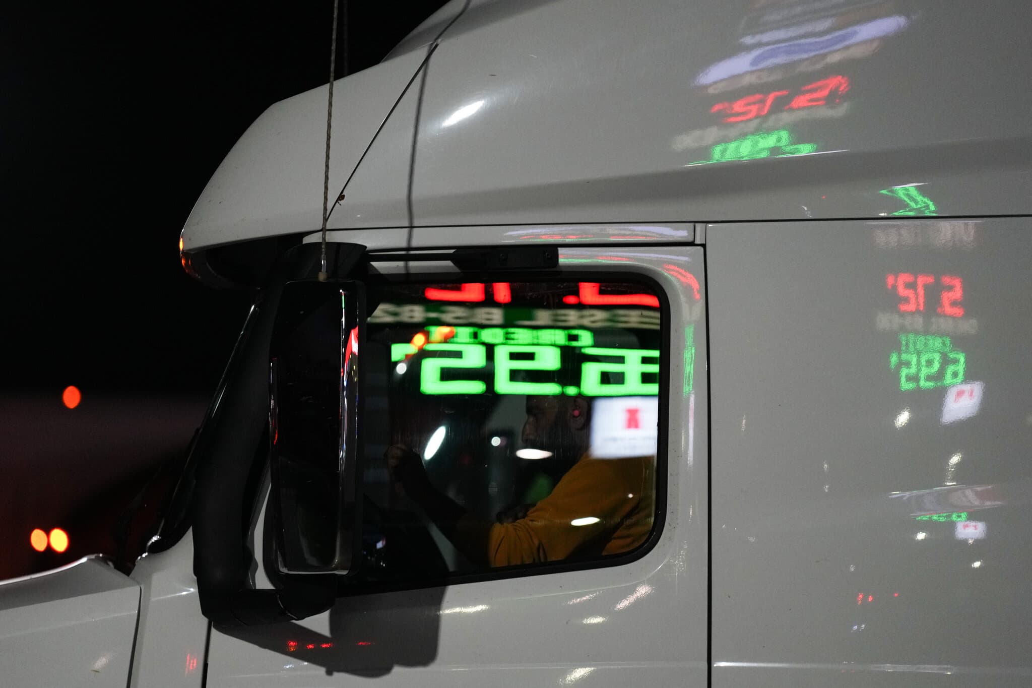 Iran Blockade Sets Up a Test of Which Side Can Endure More Pain