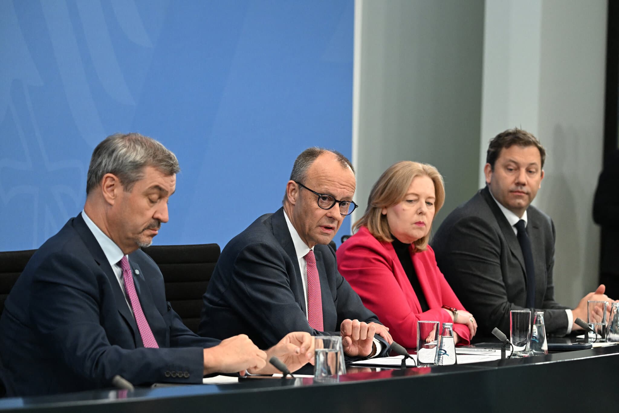 Debt Alarms Ring as Countries Rack Up More Emergency Spending