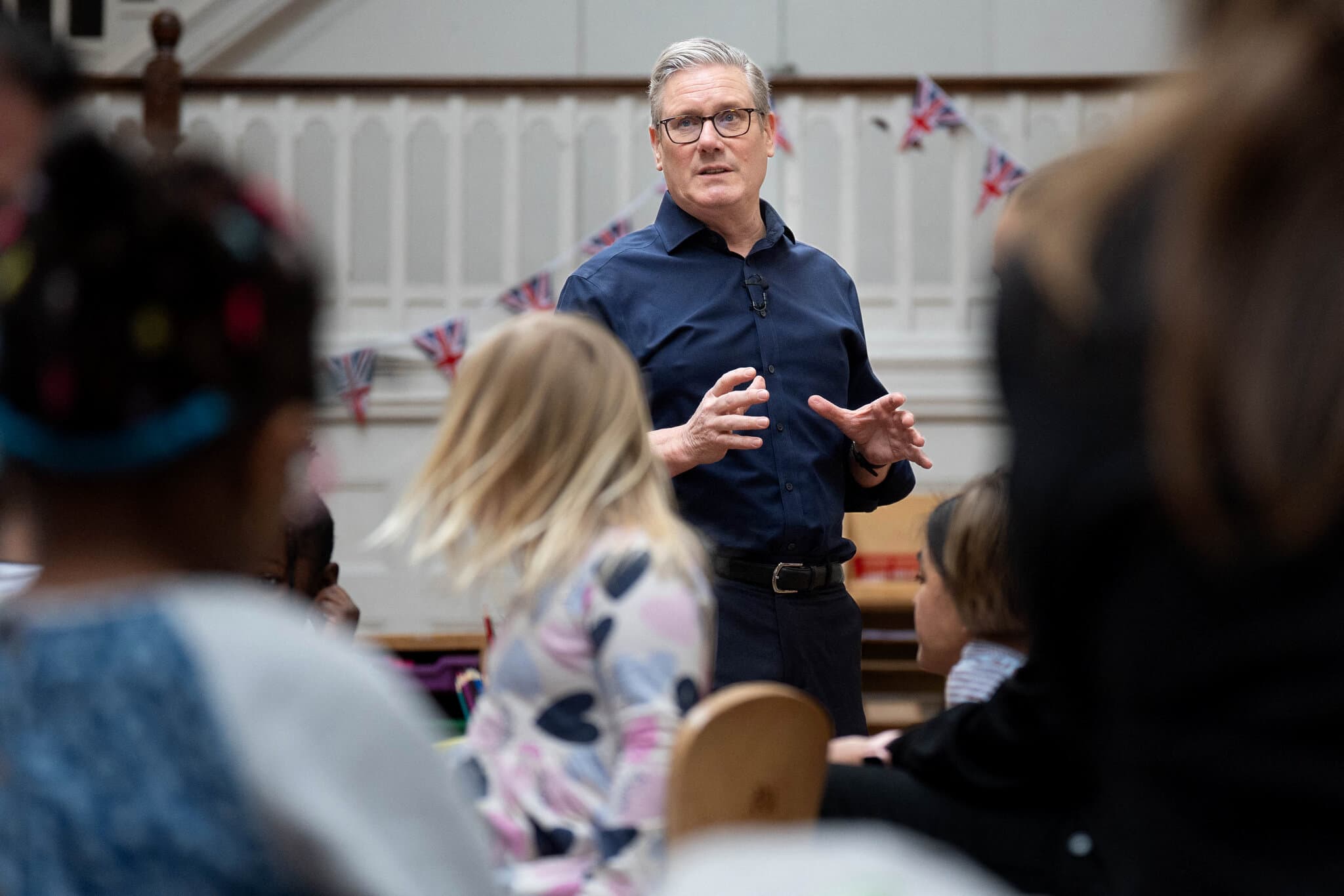 Starmer Summons U.S. Social Media Companies Over Child Safety Online