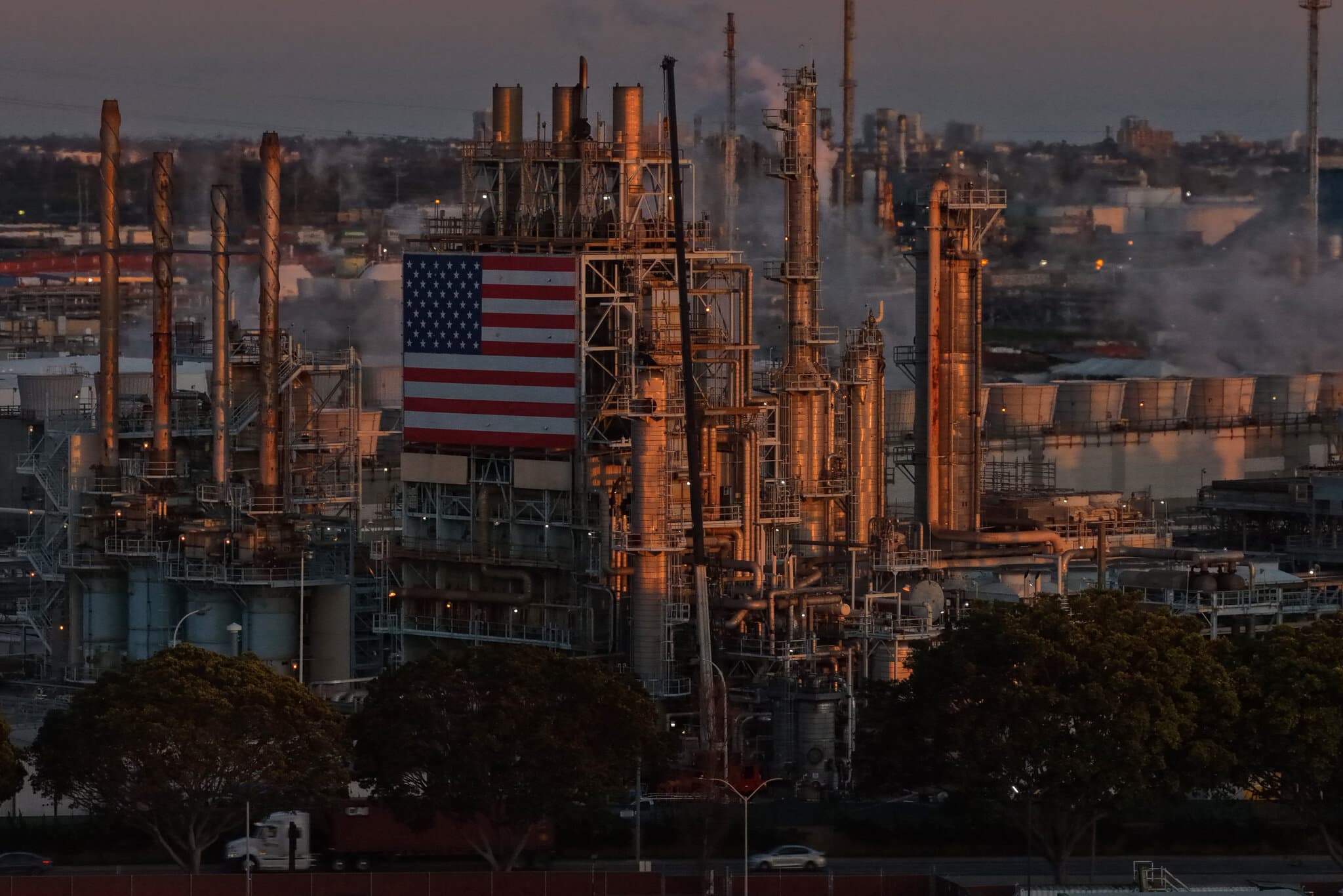 Stocks Extend Rally and Oil Prices Stabilize as Investor Optimism Grows