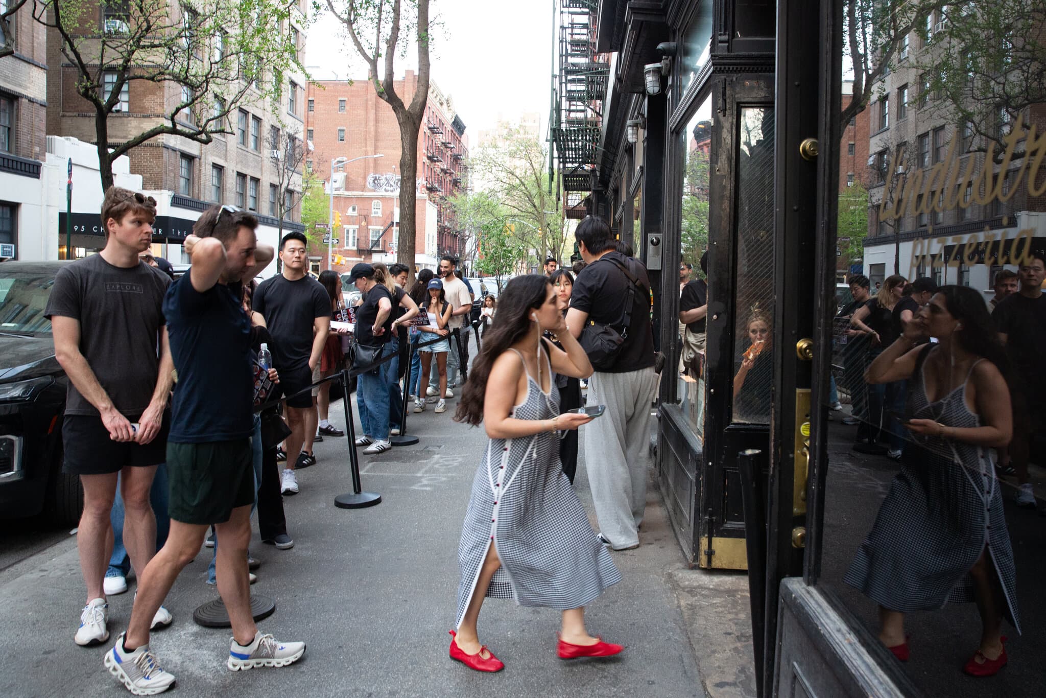 Can Webcams Help Solve New York’s Restaurant Line Problem?