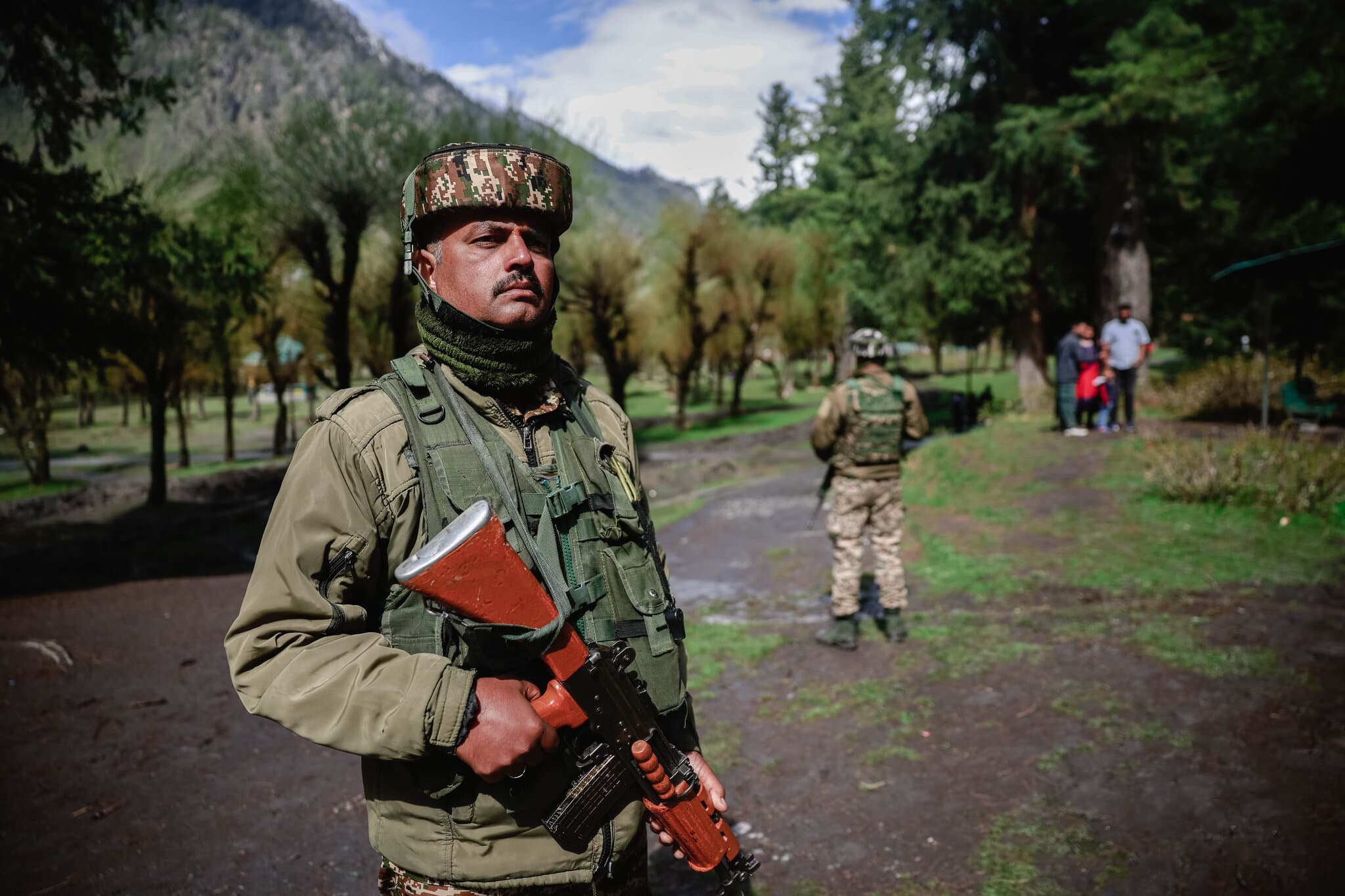 A Year After Terrorist Attack, a Kashmir Town Longs for Tourists