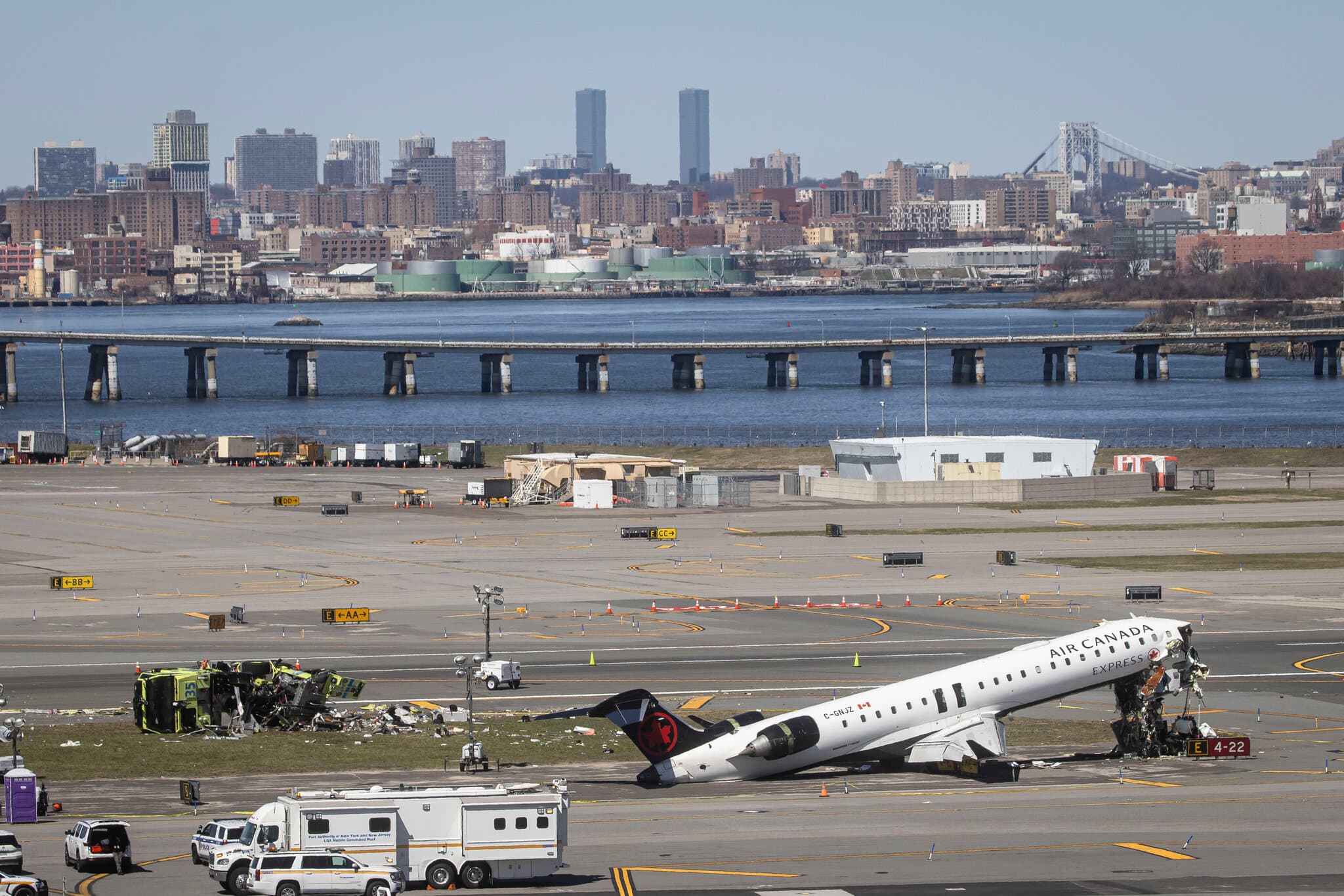 Communication Failures Preceded Deadly Crash at LaGuardia, N.T.S.B. Says