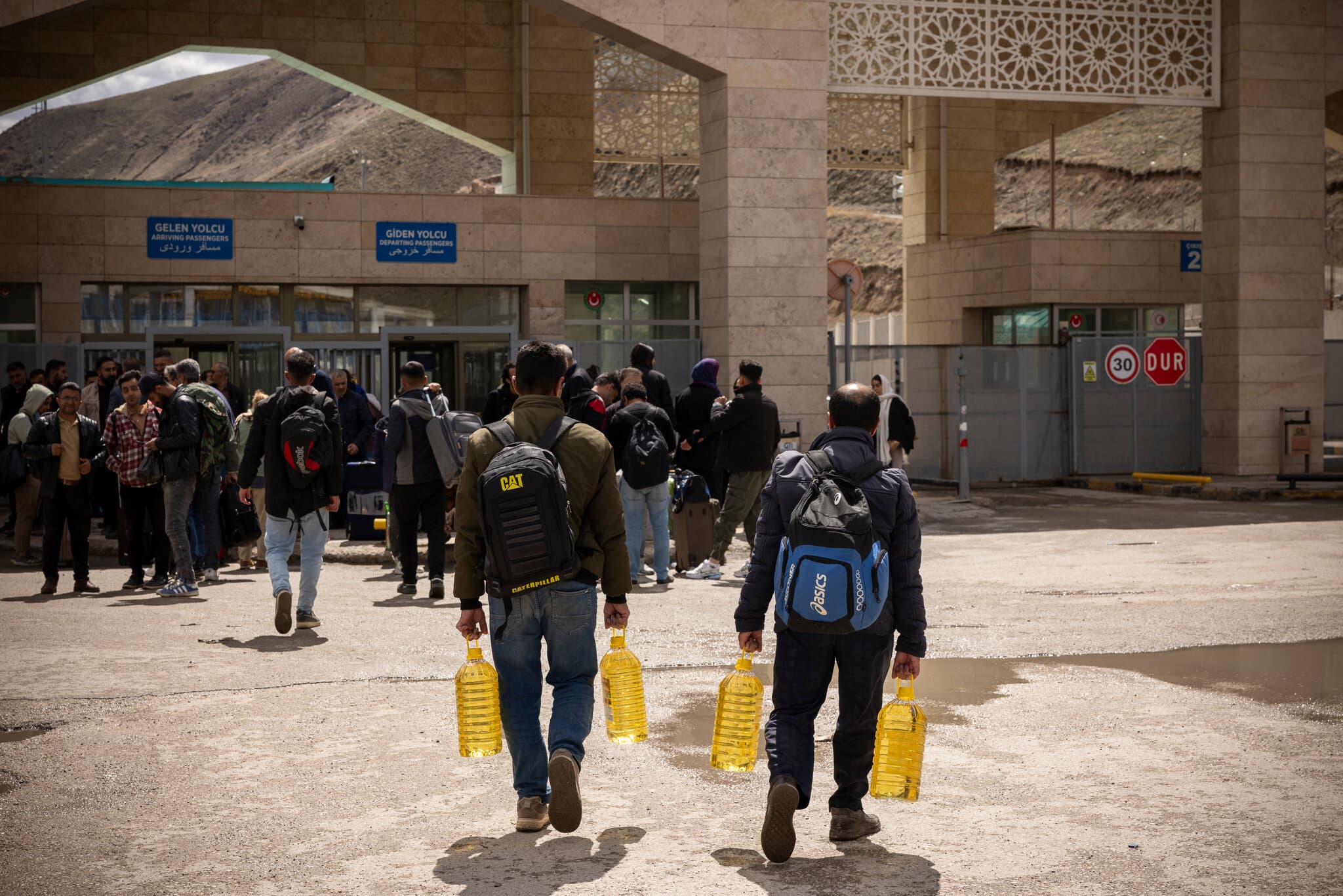 On Iran’s Border, Cooking Oil Trade Is a Snapshot of the Country’s Struggles