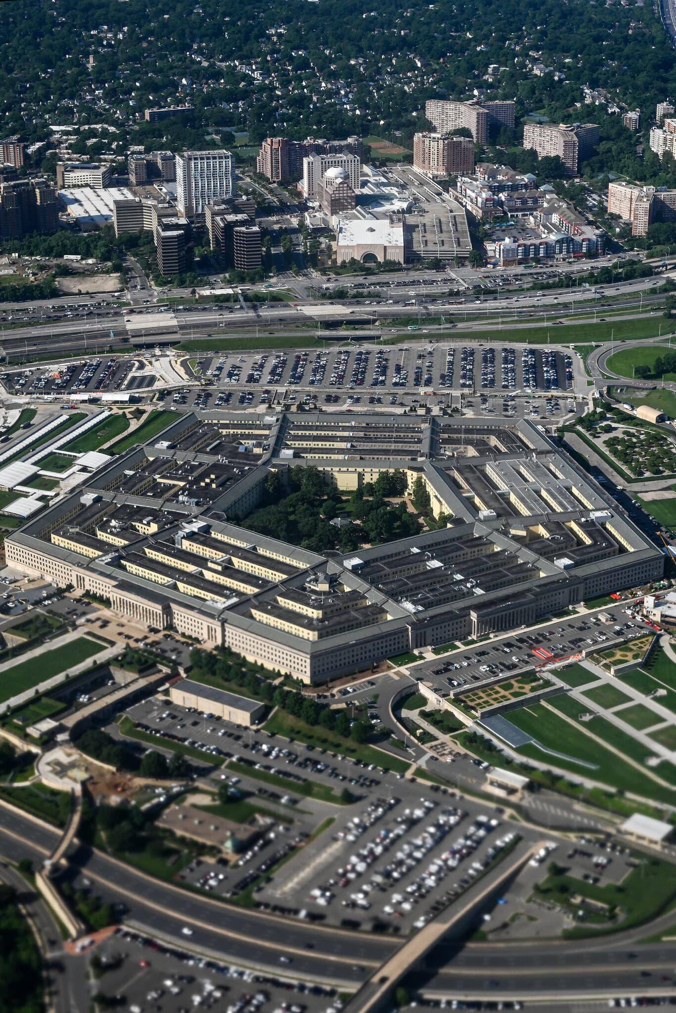 Pentagon Can Temporarily Require Escorts for Journalists