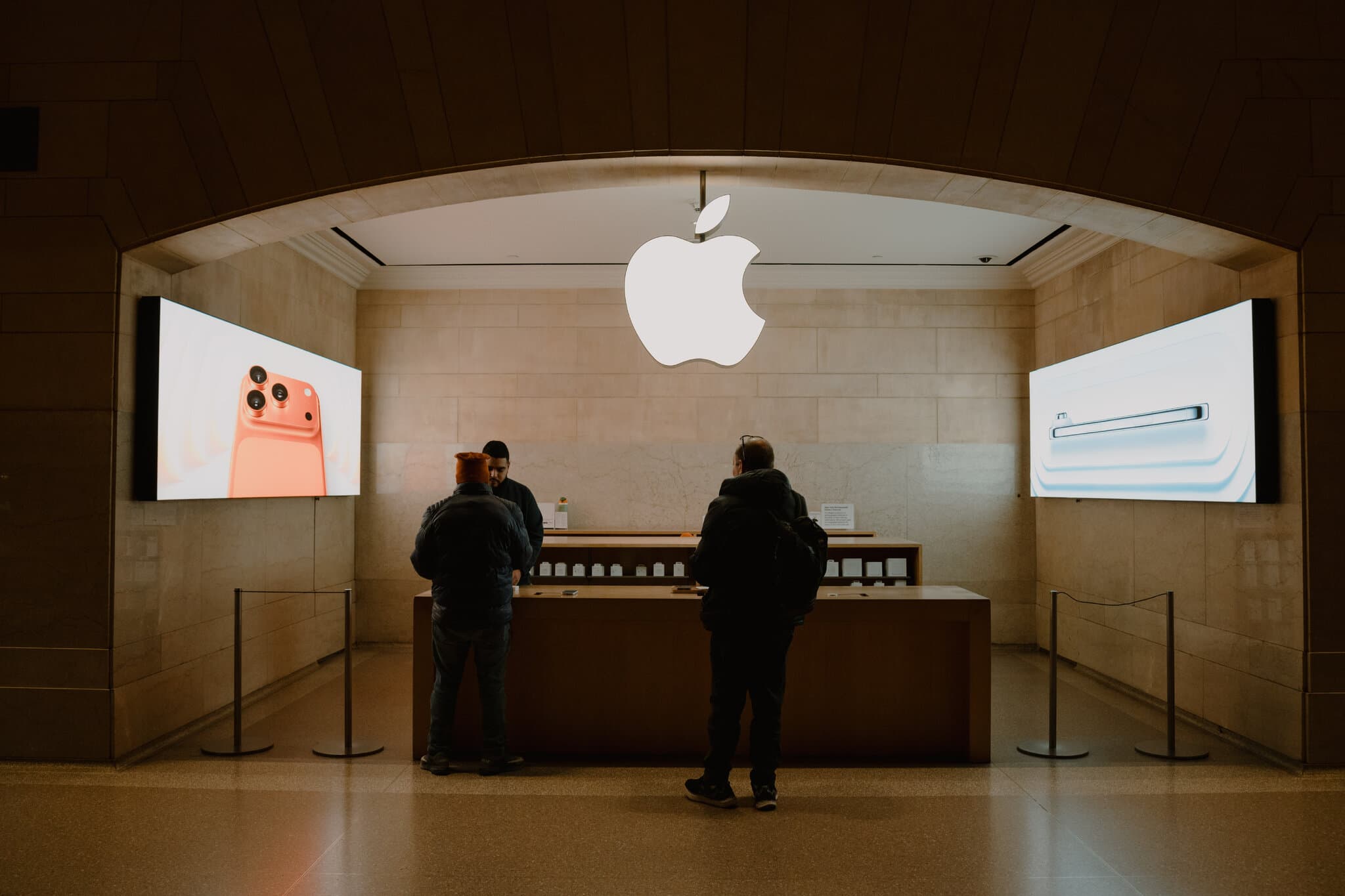 Apple Reaches $250 Million Settlement Over Claims It Misled People on A.I.