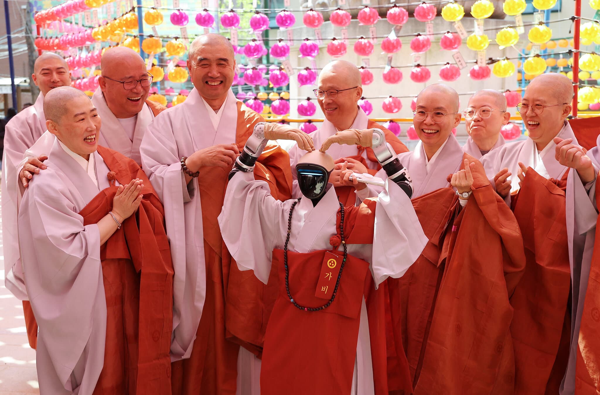 Meditating or Rebooting? A Robot Buddhist Monk Comes to Korea.