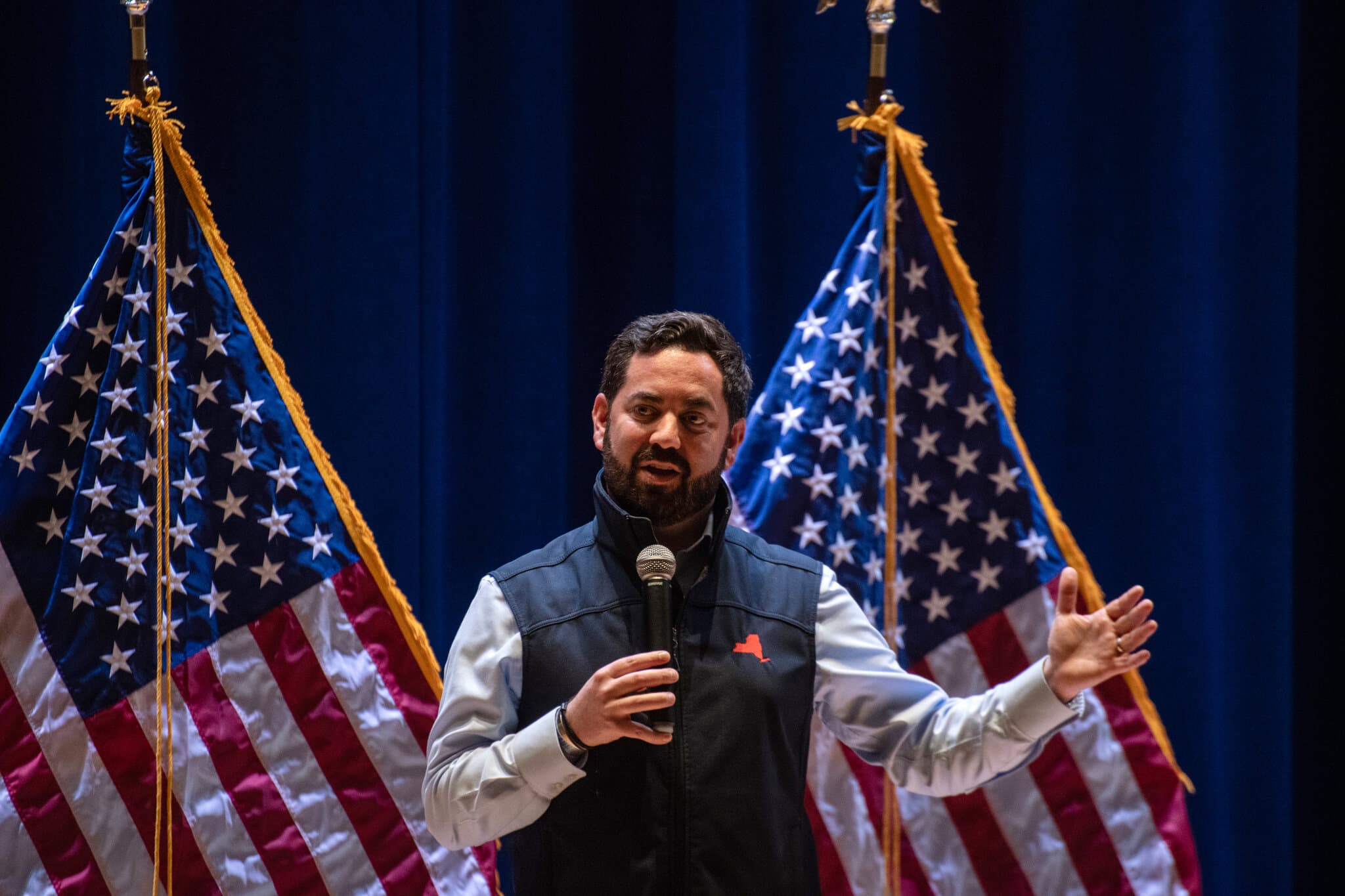Already Facing a Challenge, a Republican Is Accused of Self-Dealing