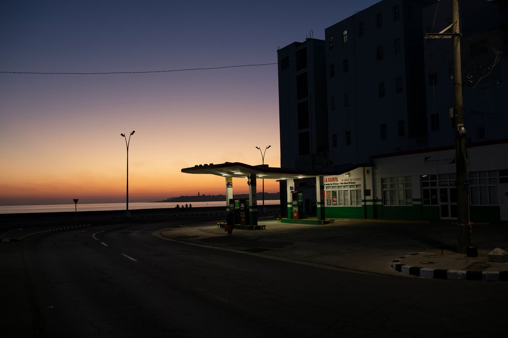C.I.A. Director Visits Cuba as Tensions Rise and Island Runs Out of Oil