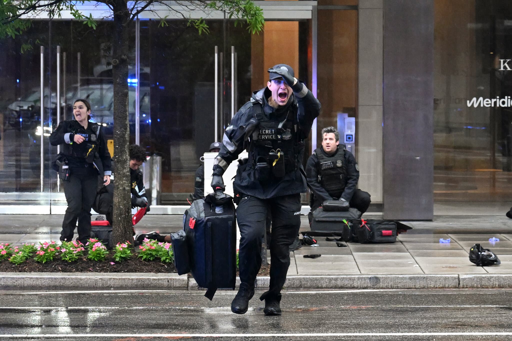 One Killed in Exchange of Gunfire With Secret Service Near White House
