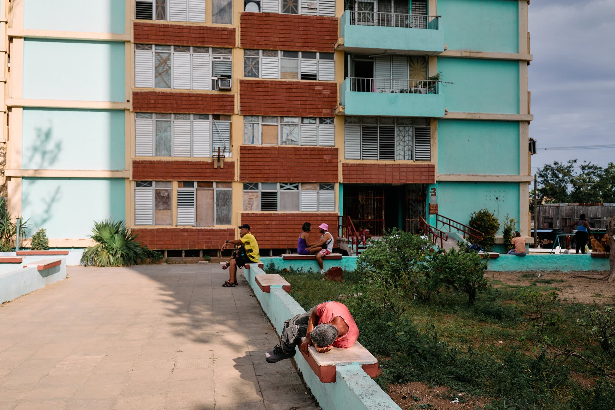 Out of Gas, Cubans Cook With Charcoal and Wood to Survive