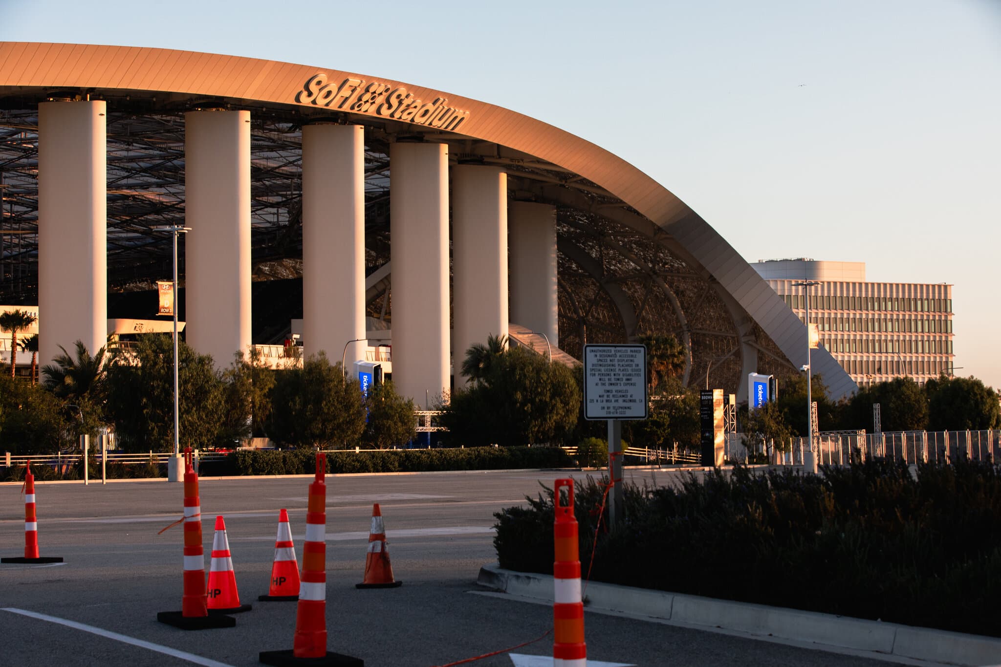 The $400 Million Showdown Between a Billionaire and a California Mayor
