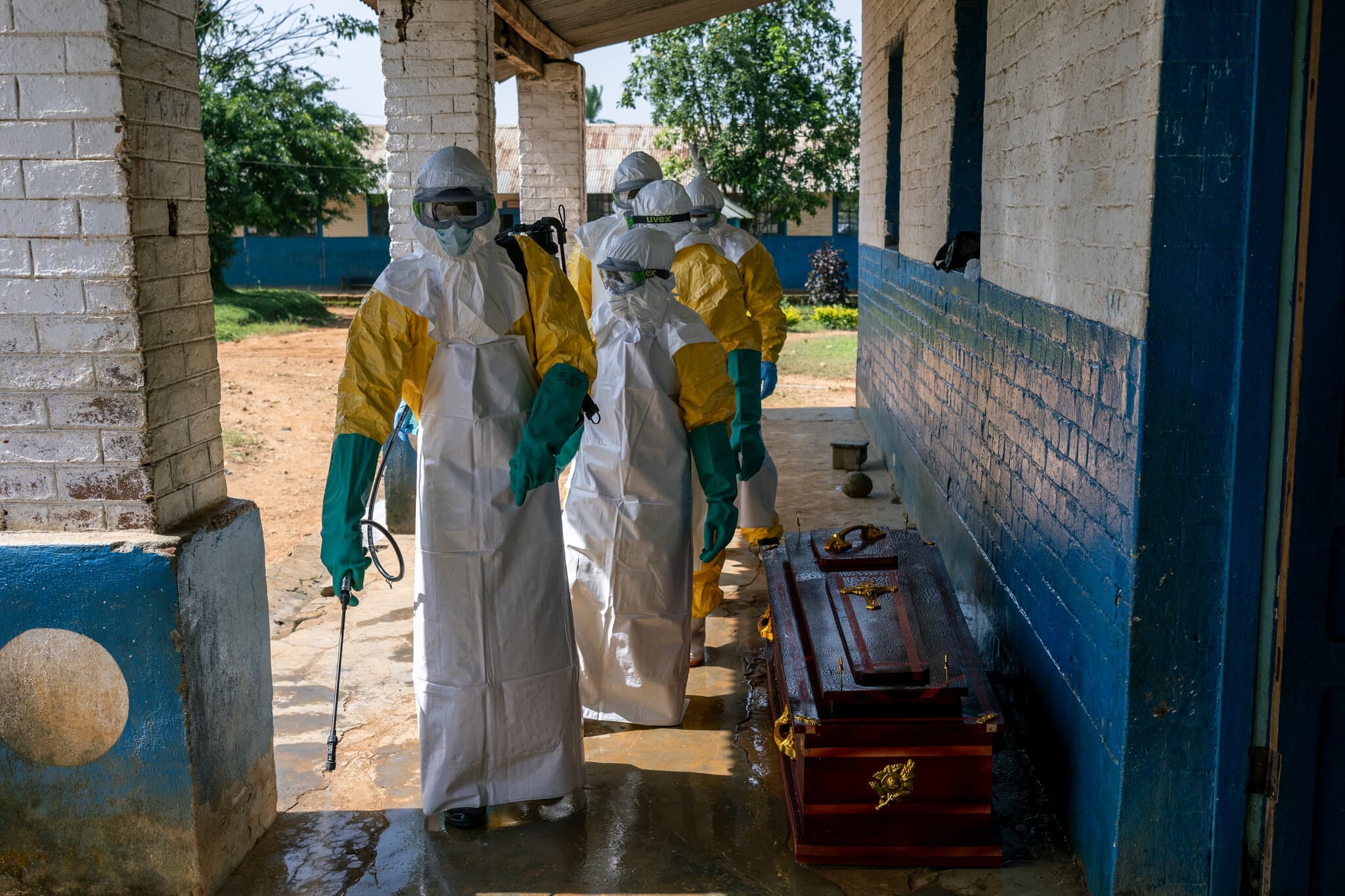 As Ebola Spreads, Scientists Race to Find Vaccines and Treatments