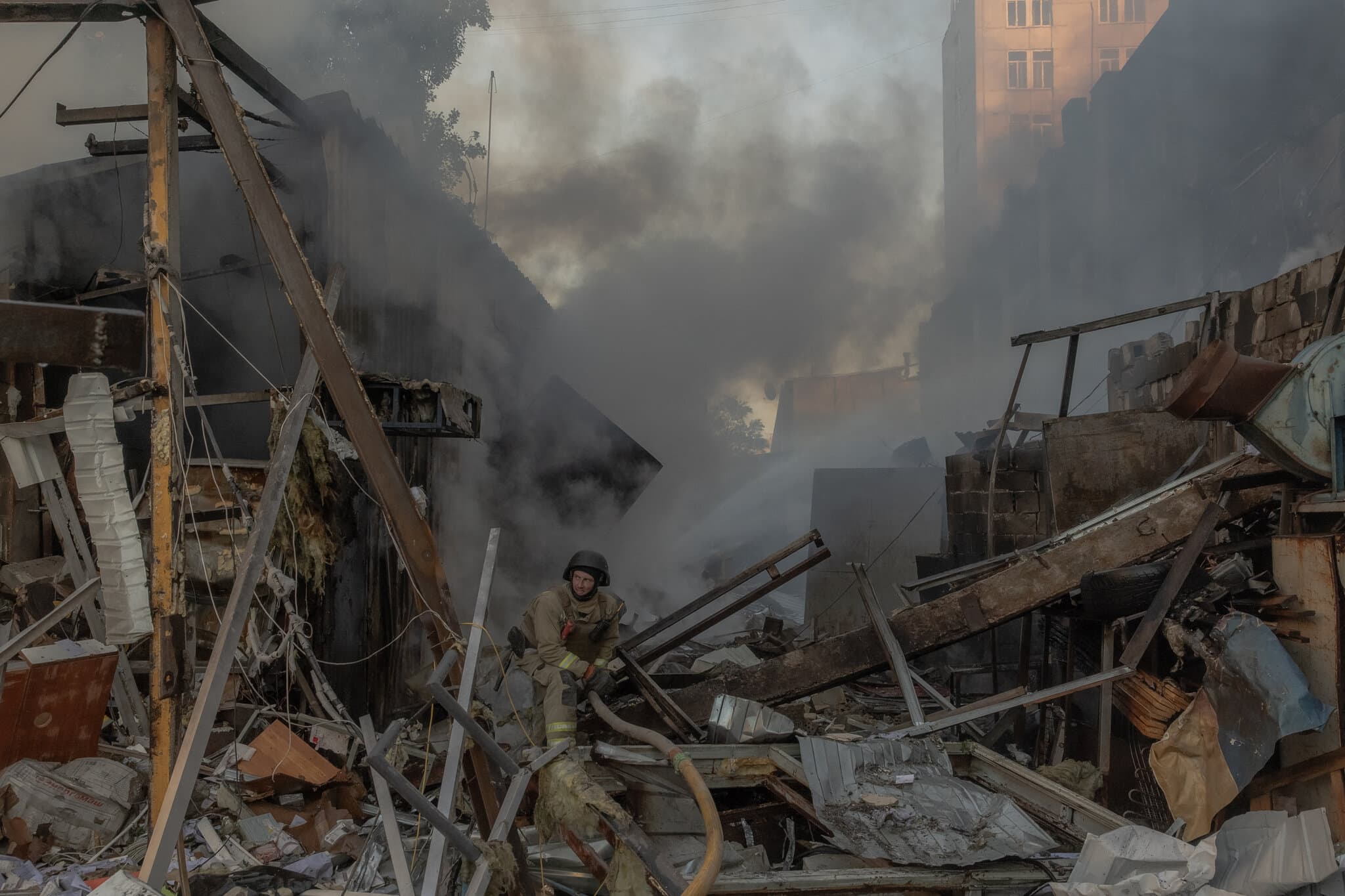 After an Agonizing Week of Threats, Kyiv Is Finally Bombarded by Russia