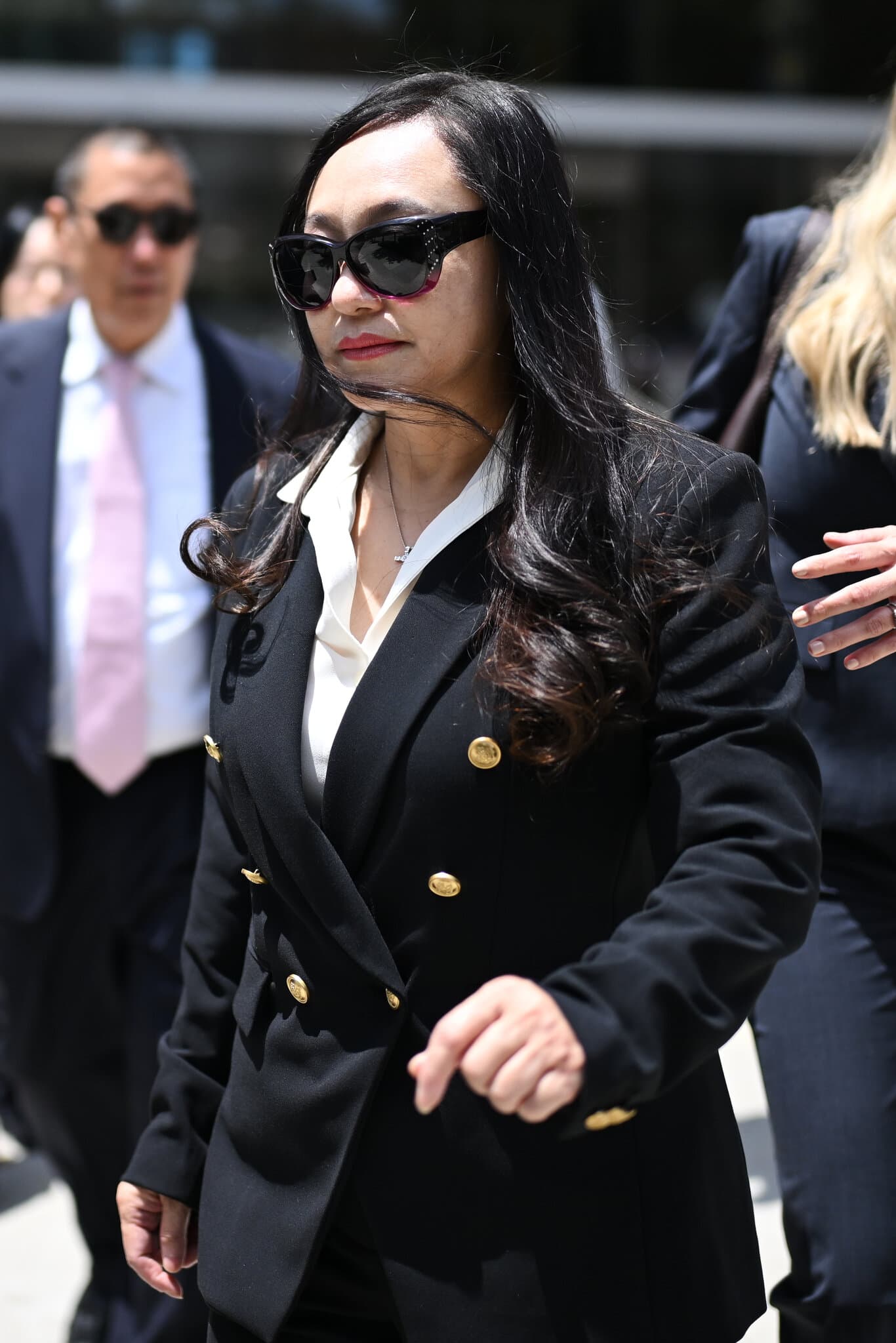 A Mayor, Her Boyfriend and China’s Mysterious Propaganda Machine
