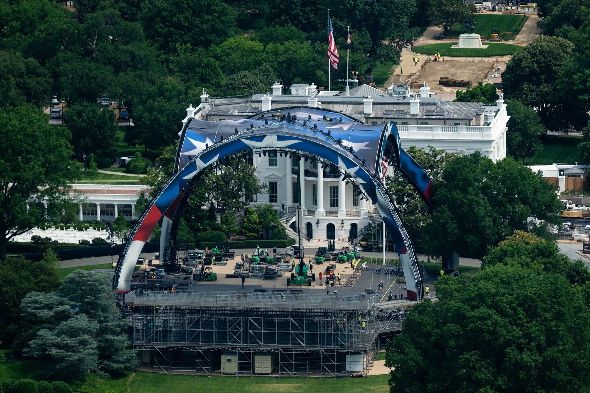 Lawsuit Aims to Stop U.F.C. Fights at White House on Trump’s Birthday