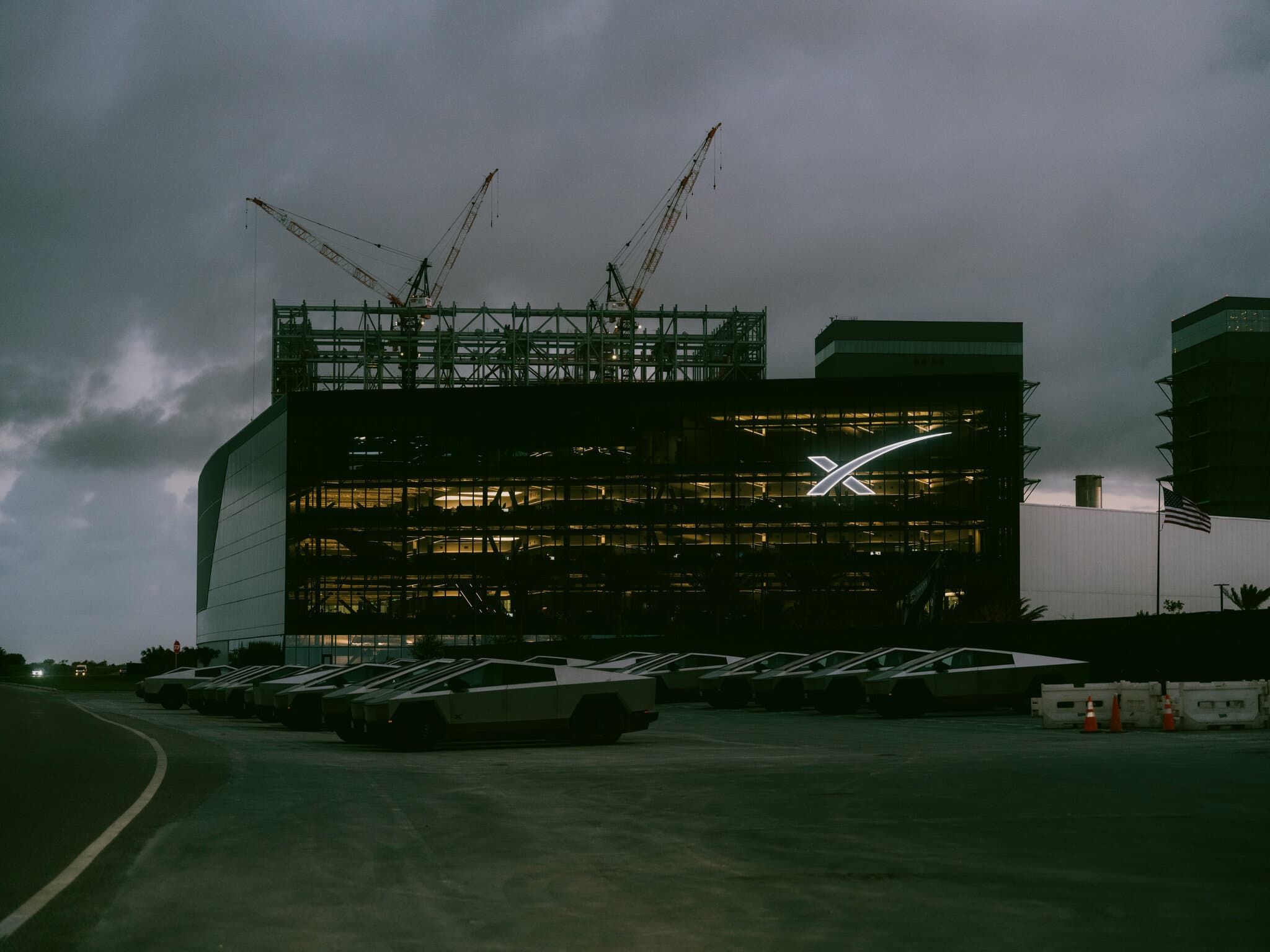 What the SpaceX I.P.O. Means for You, and a Giant Act of Vandalism in D.C.