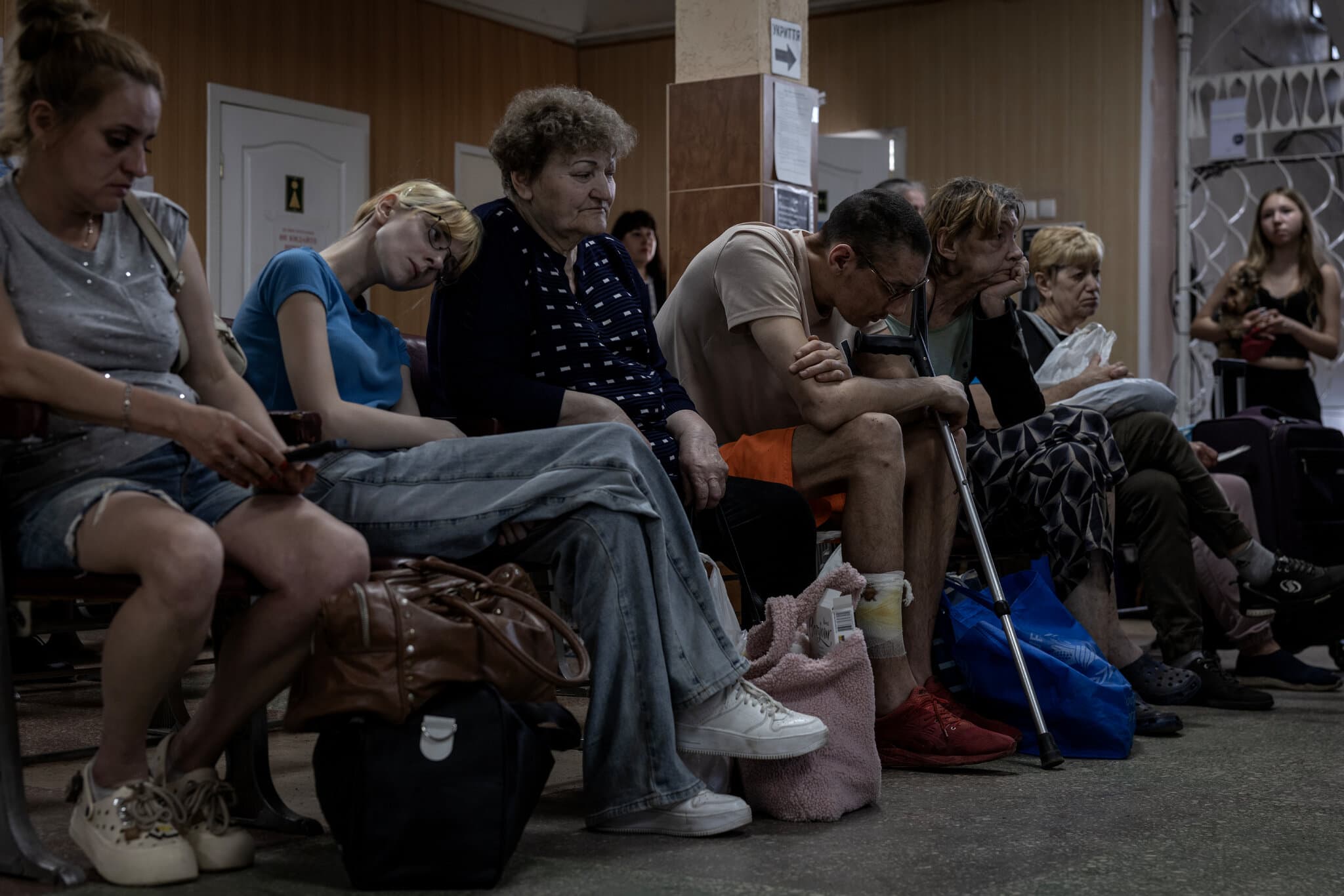 Thousands Are Fleeing as Putin Bombs the Donbas Cities He Most Covets