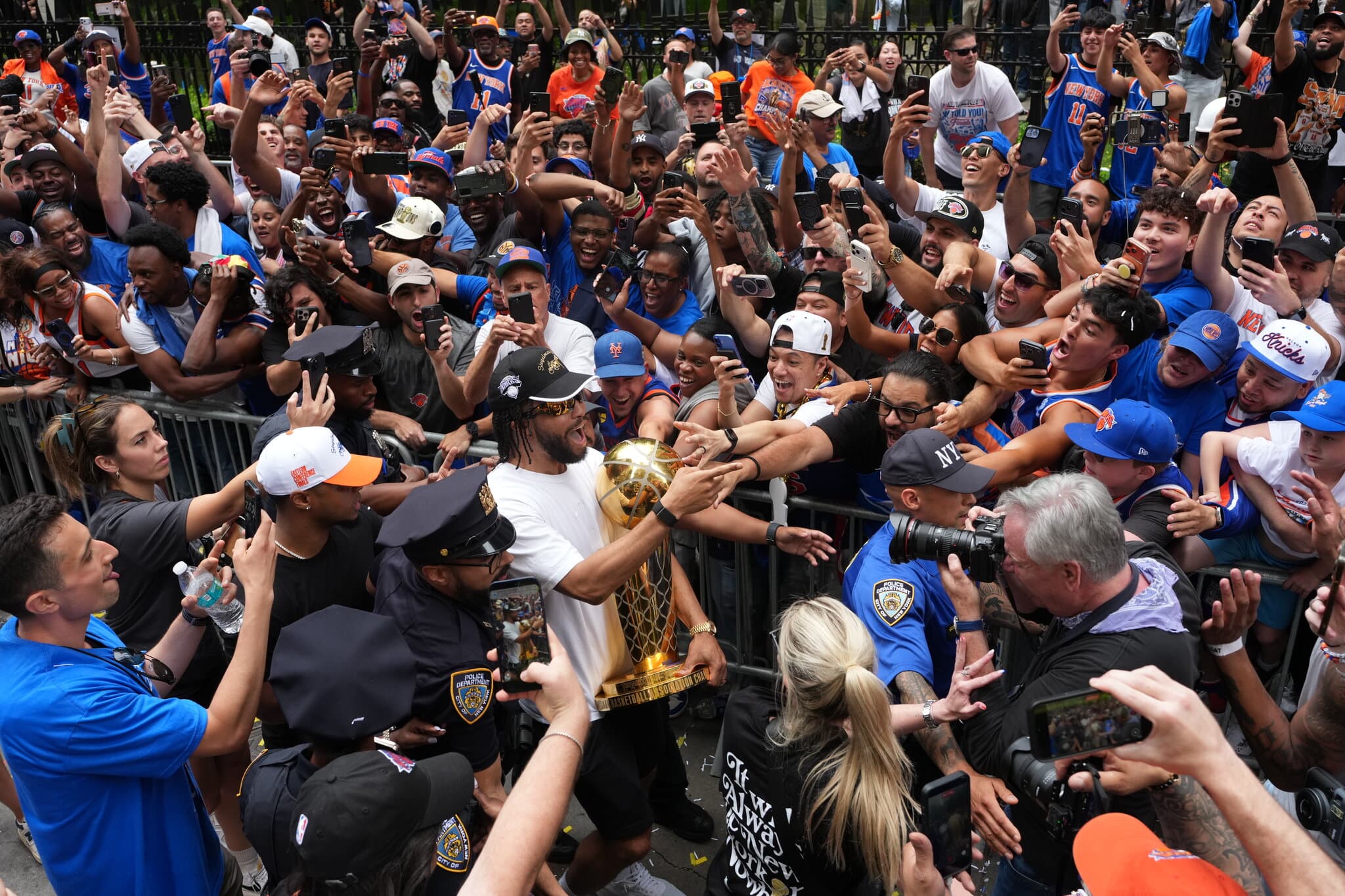See the Knicks Championship Parade Unfold