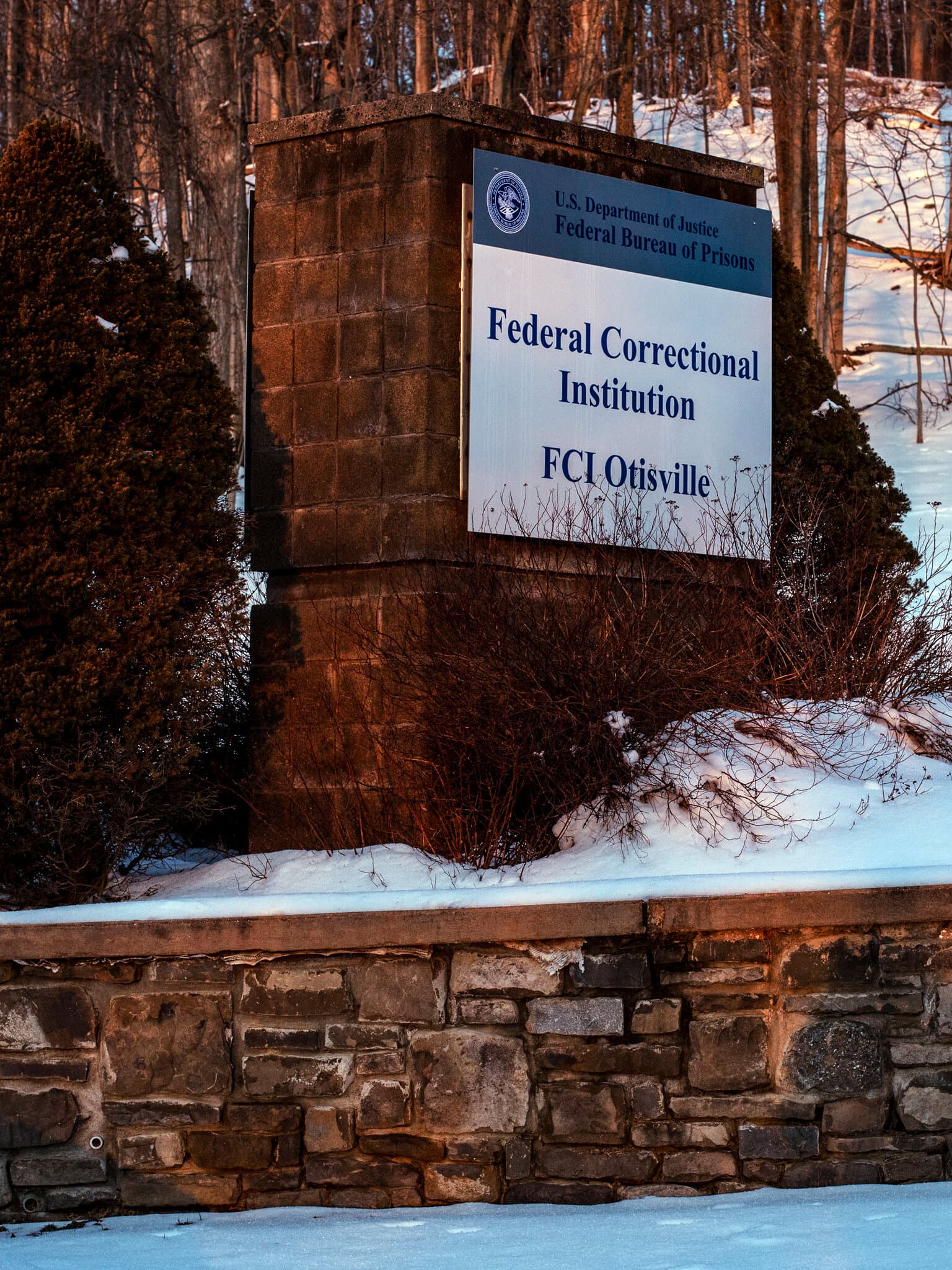 Trump Administration Shuttered a Criminal Probe Into Fraudster’s Clemency