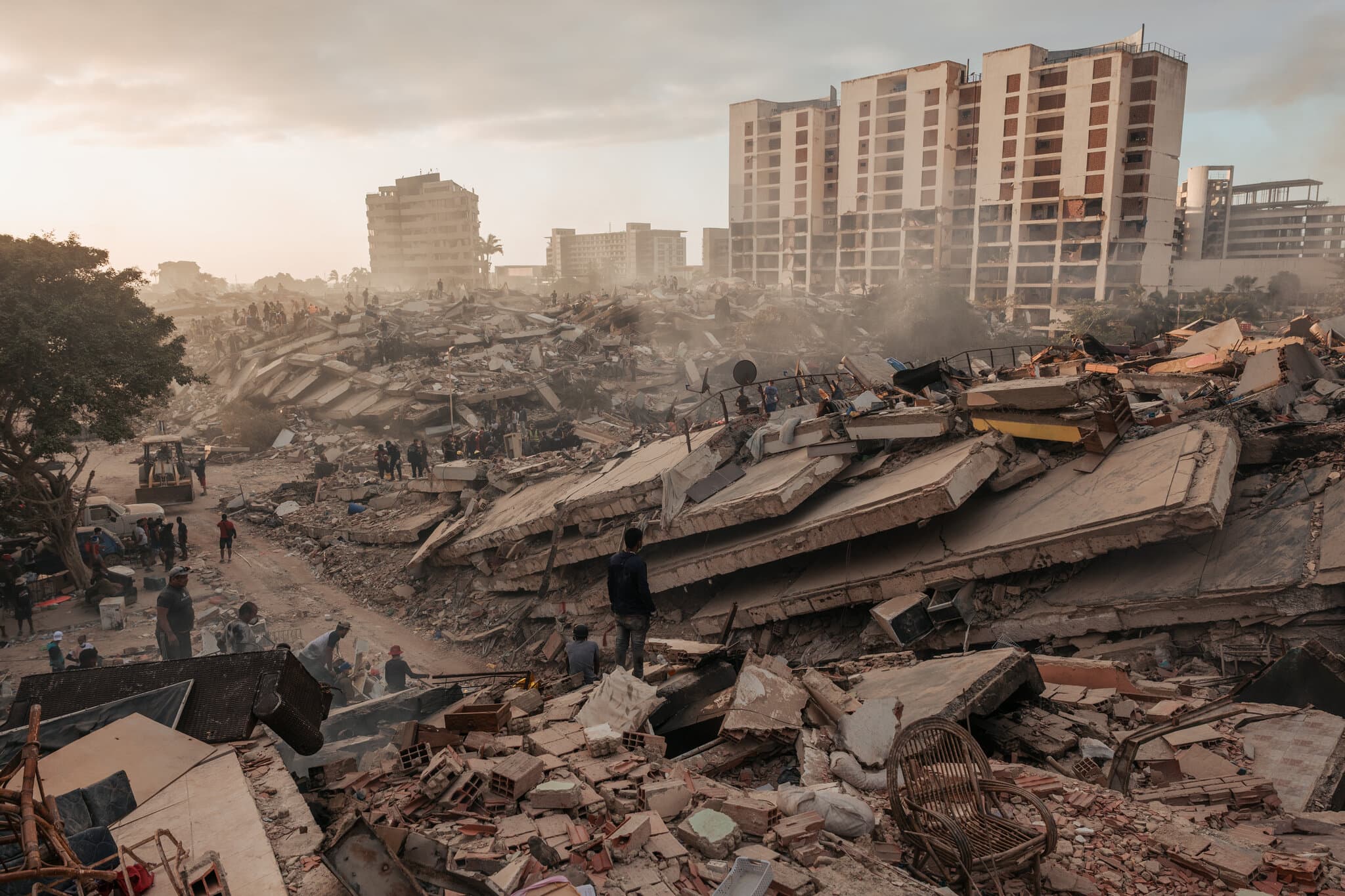 Venezuelans Warned That Public Housing Towers Might Crumble in a Quake