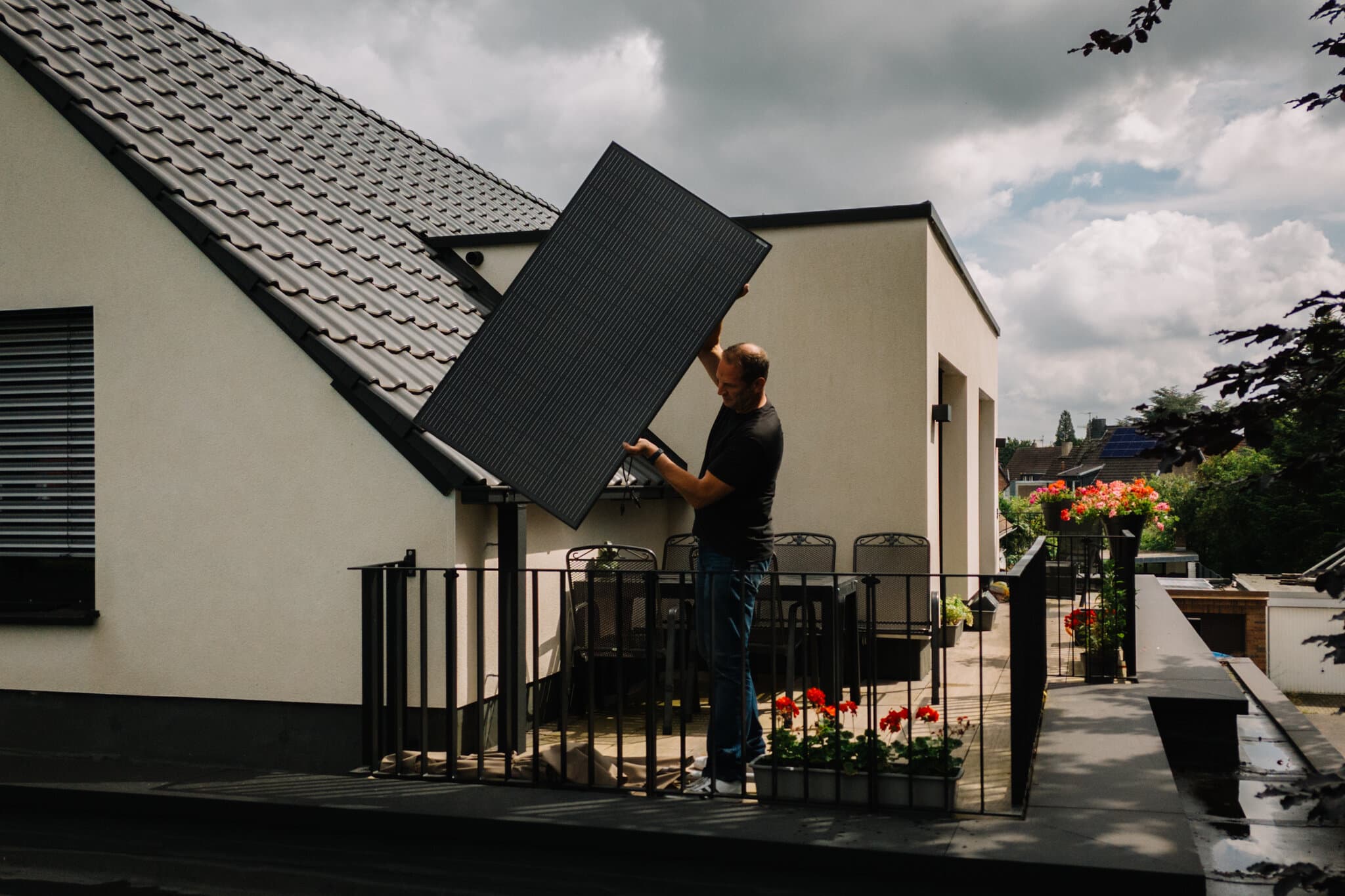 What You Need to Know About Installing Plug-In Solar Panels