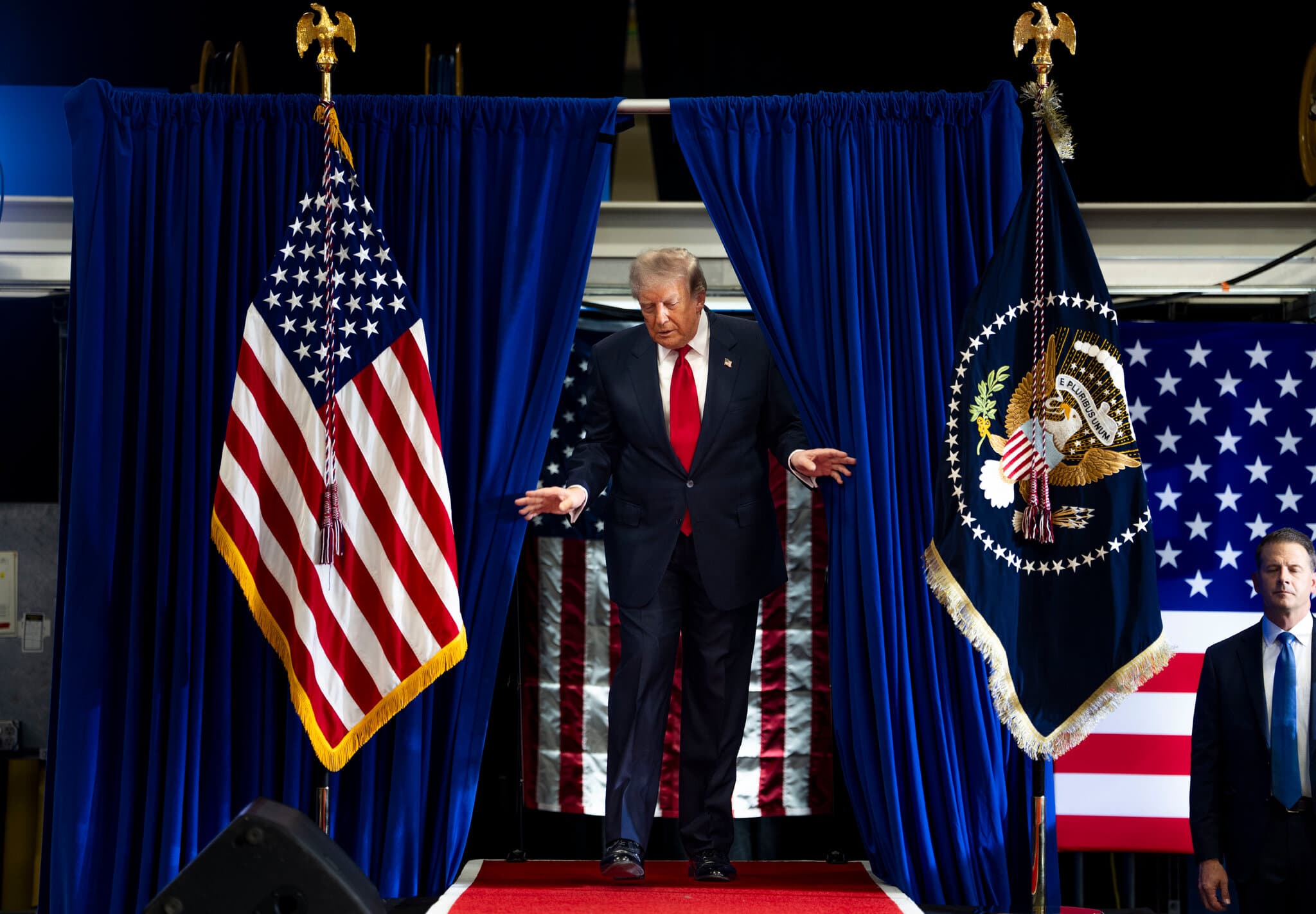 Sanctions Bill Would Give Trump Sweeping New Tariff Powers