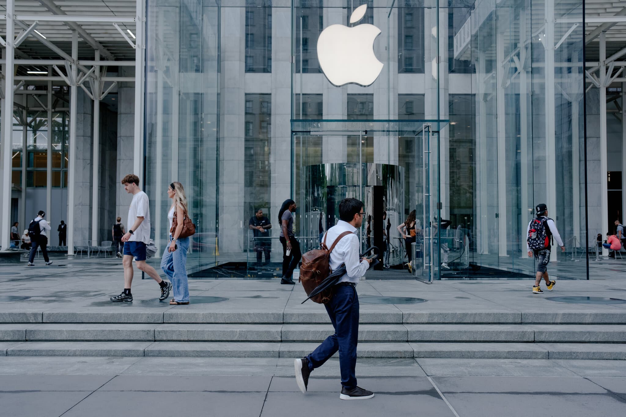 Apple’s Profit Increases 27 Percent, Topping Wall Street Expectations