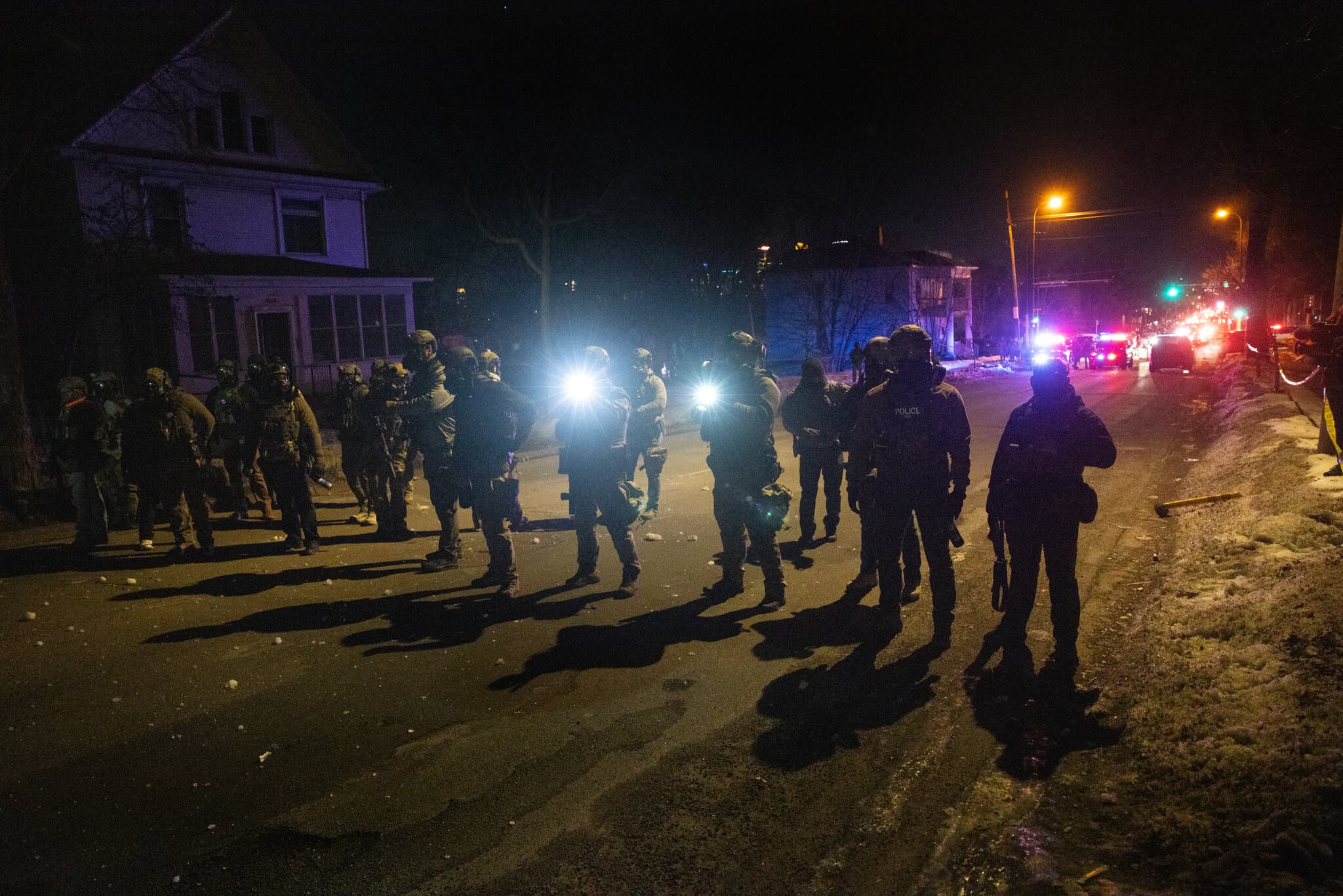 Federal Prosecutors Charge ICE Agent With Lying About Minnesota Shooting