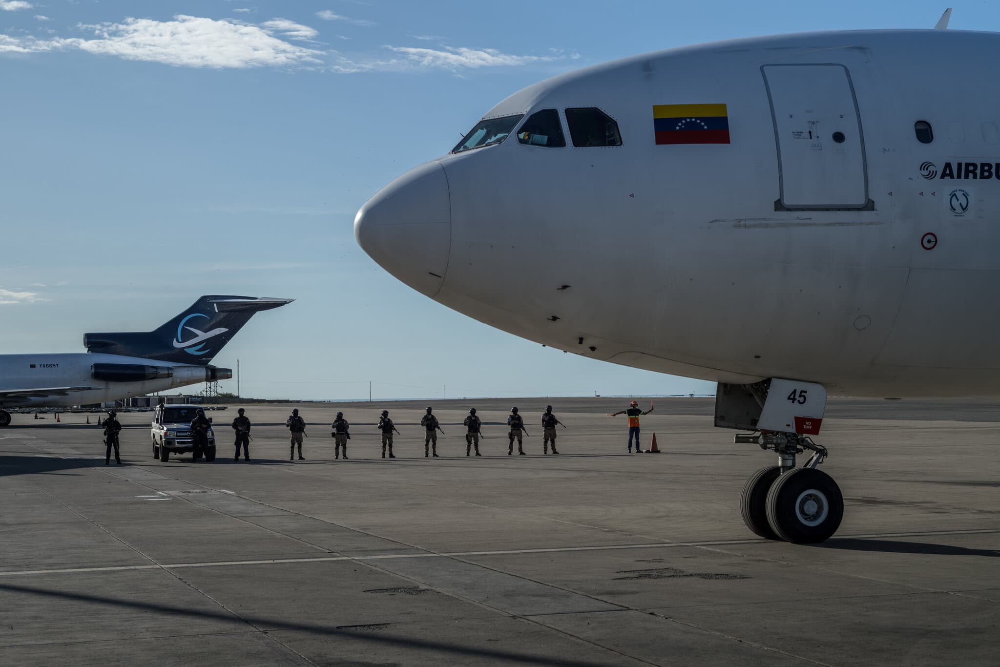 U.S. Sends Flight With Deportees to Venezuela for First Time Since Quakes